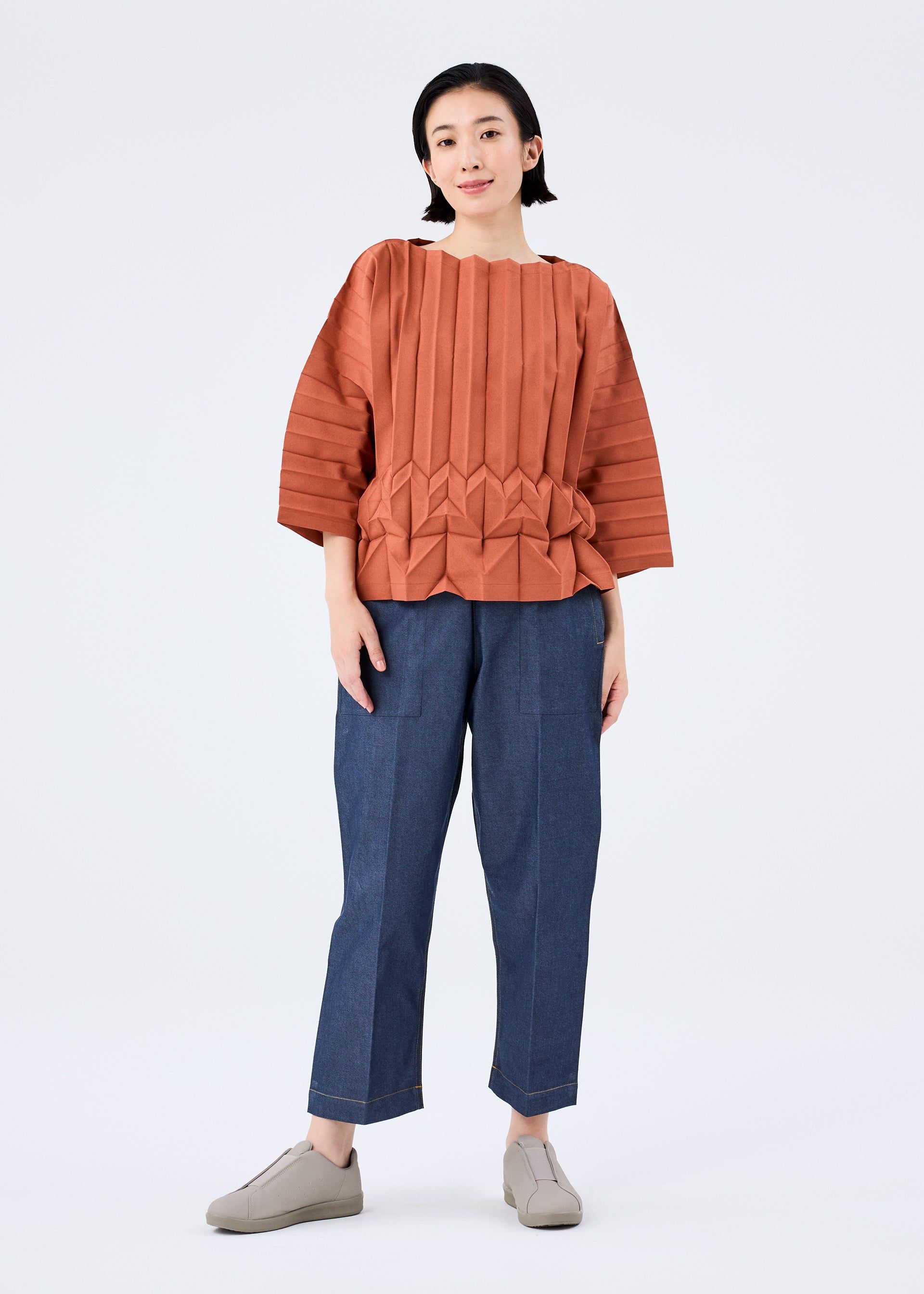CUBE PLEATS TOP sold by Issey Miyake product image thumbnail 5