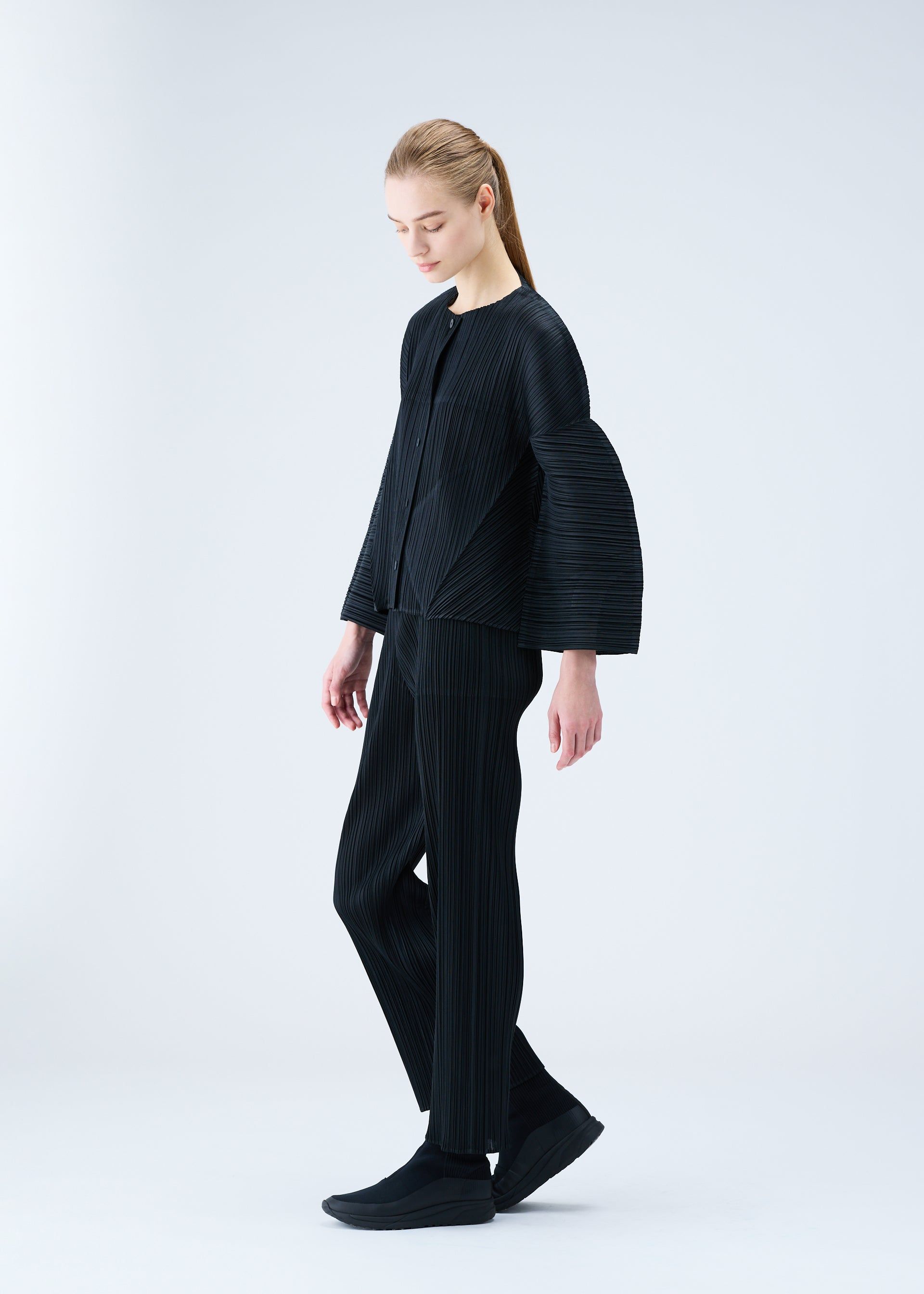 FROZEN FLOWER CARDIGAN sold by Issey Miyake product image thumbnail 3