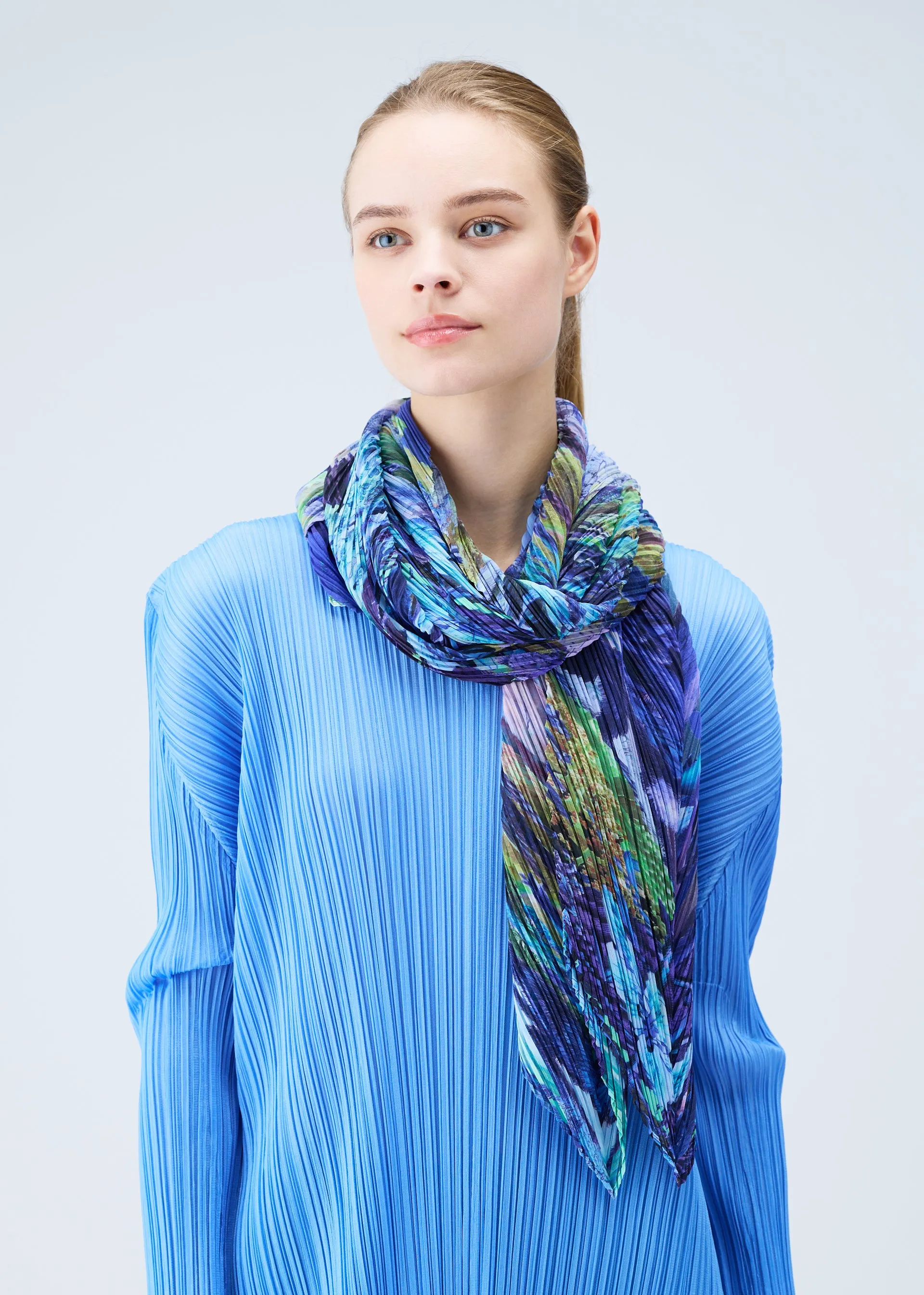 AURORA JUNGLE SCARF sold by Issey Miyake product image thumbnail 5