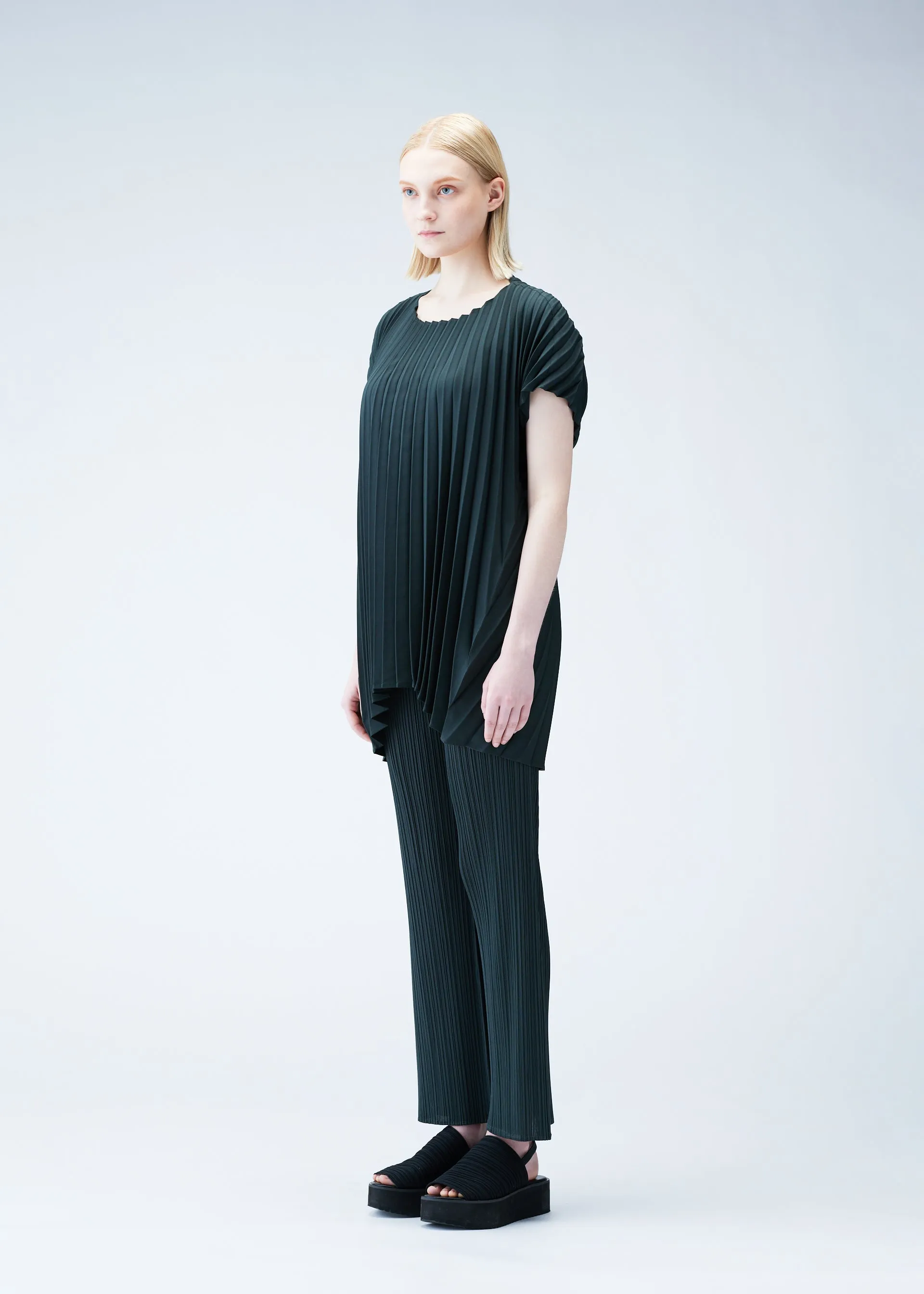 CIRCULAR TOP sold by Issey Miyake product image thumbnail 5