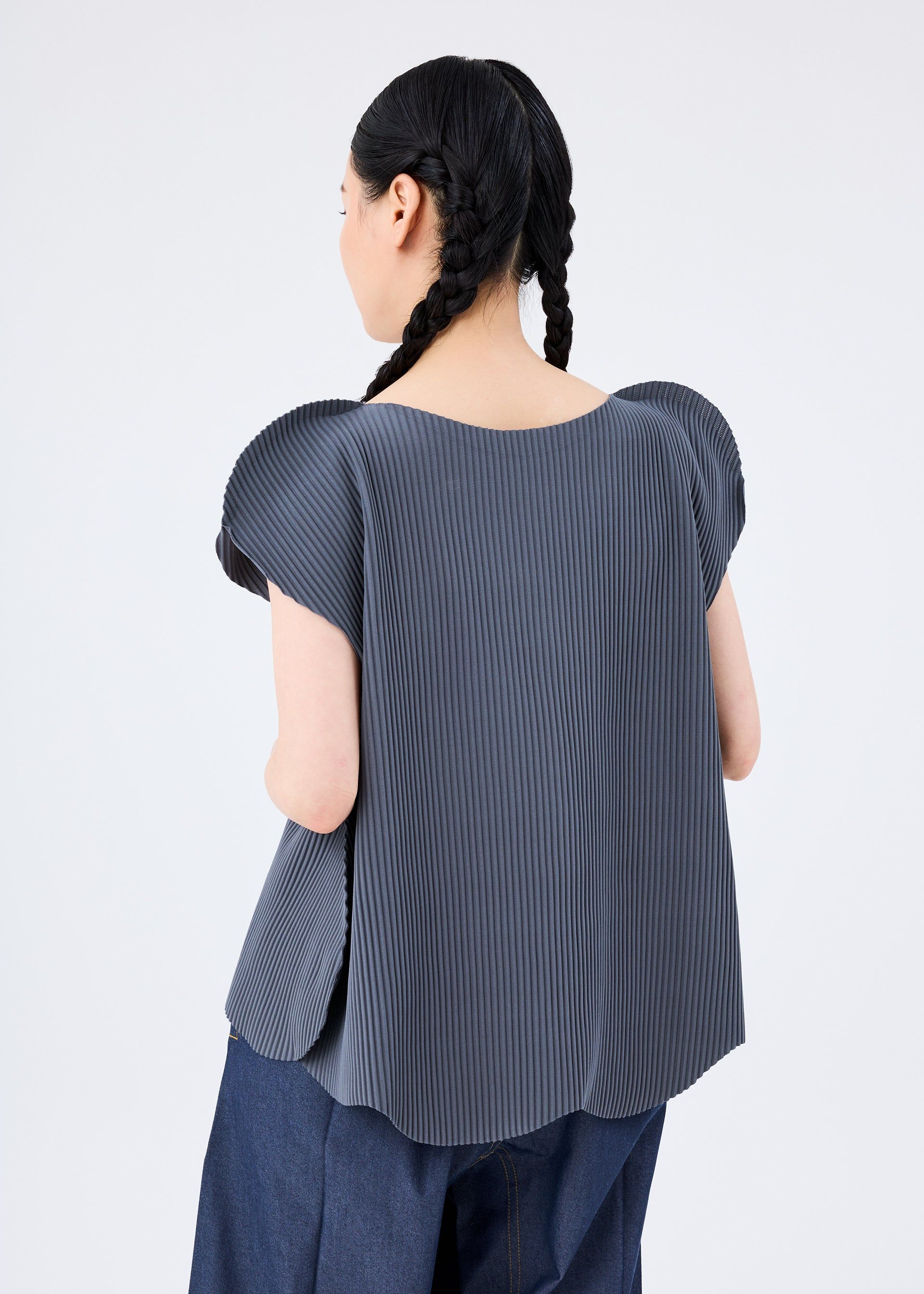 FLOWER PLEATS TOP sold by Issey Miyake product image thumbnail 3