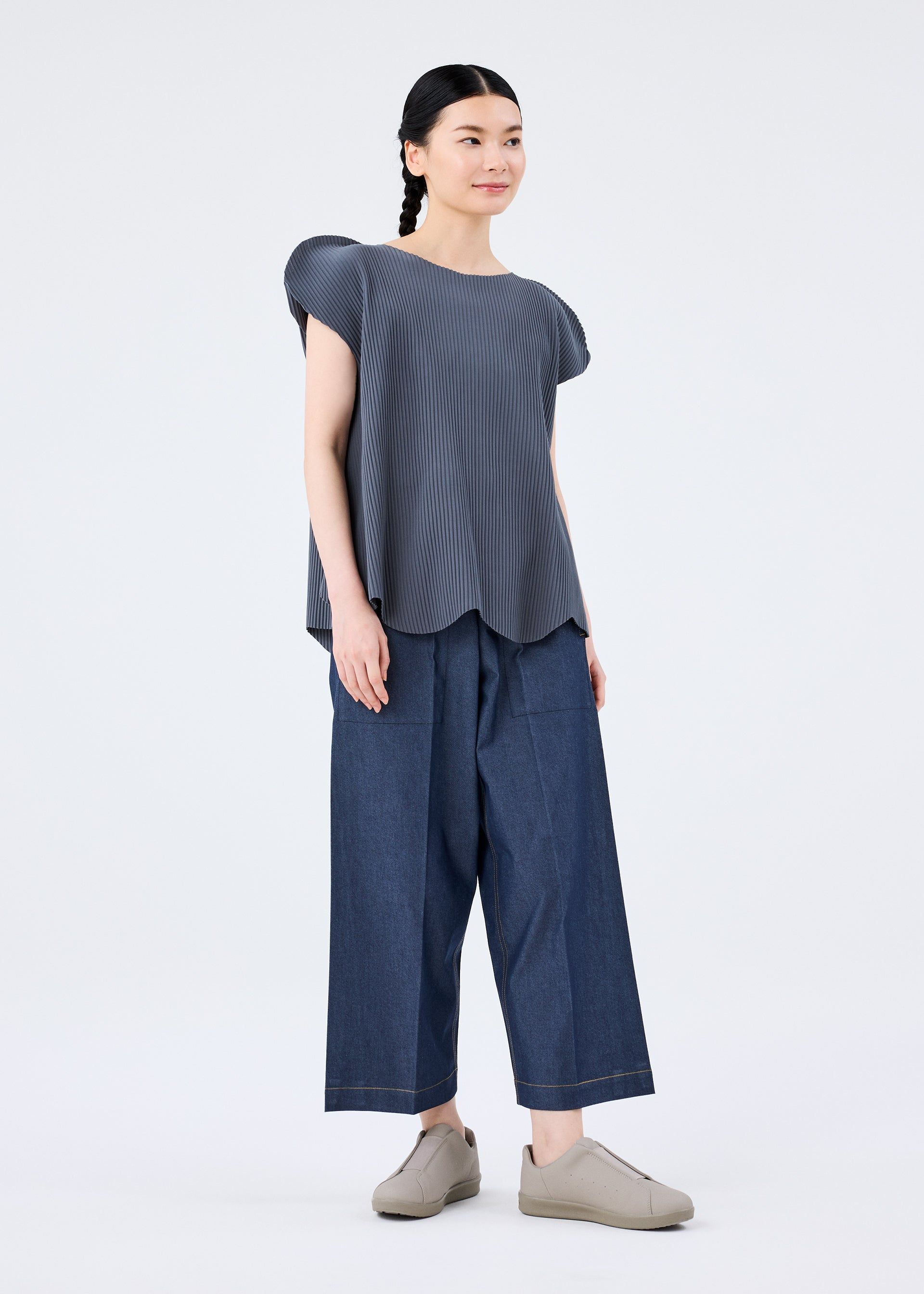 FLOWER PLEATS TOP sold by Issey Miyake product image thumbnail 4