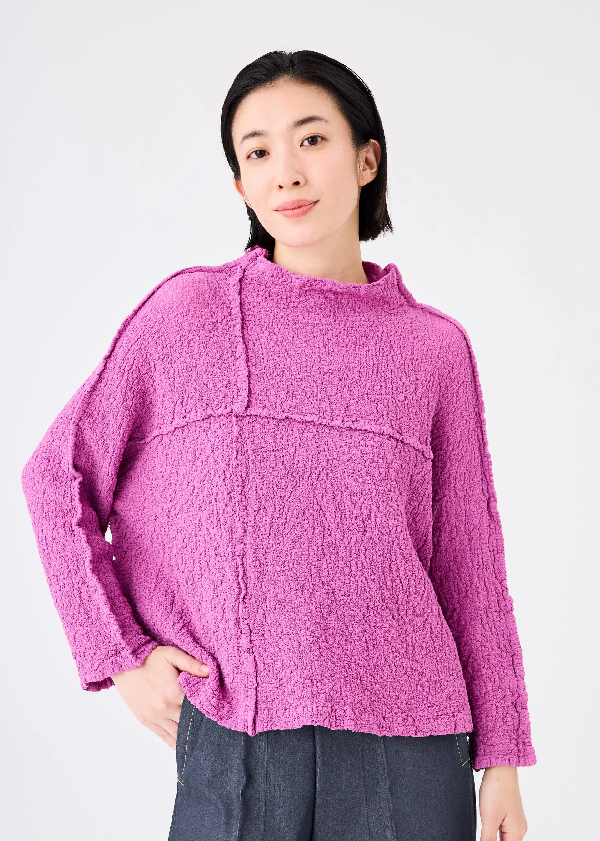 CROSS LINE CAULIFLOWER TOP sold by Issey Miyake product image thumbnail 3