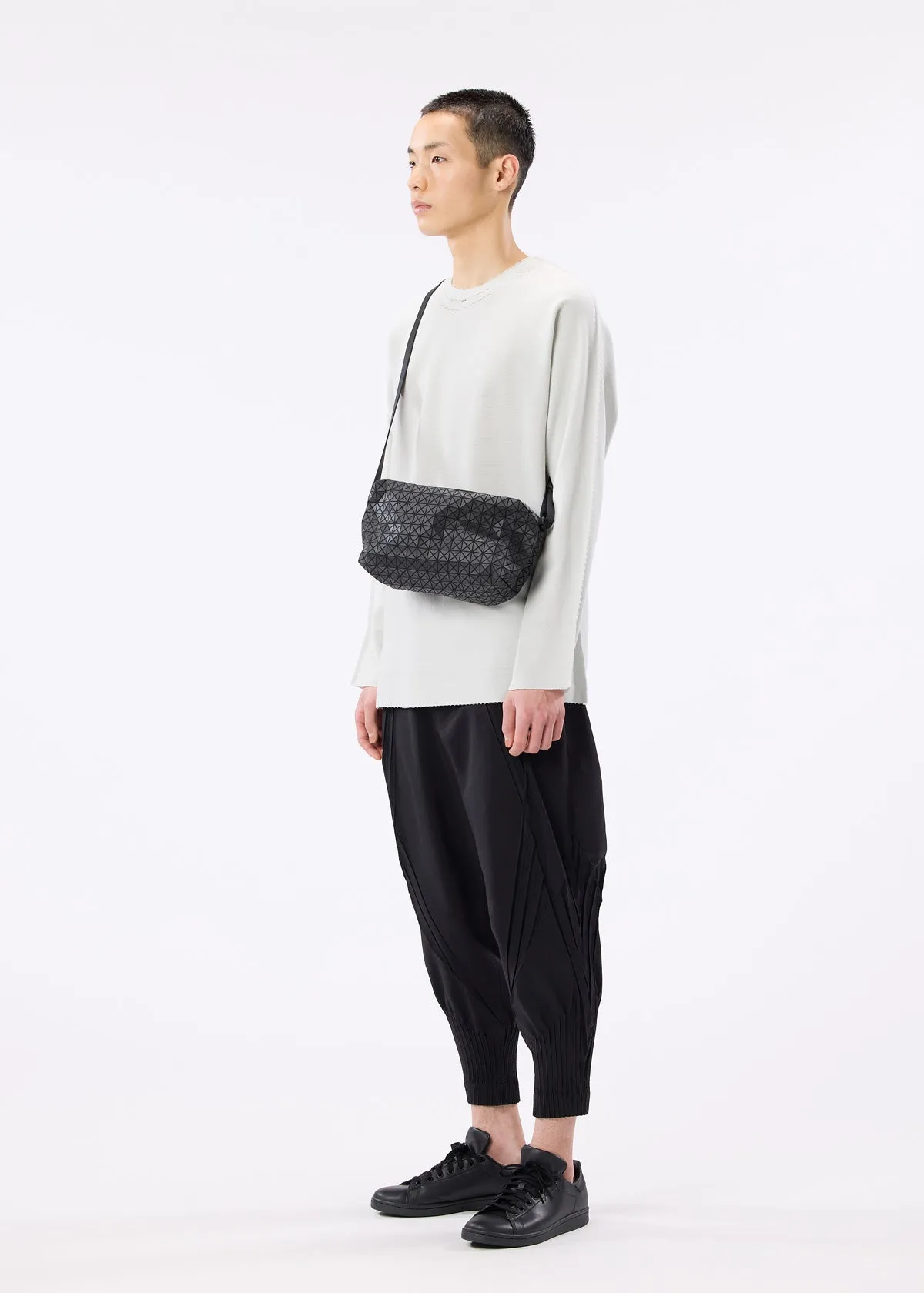 SADDLE BAG SHOULDER BAG sold by Issey Miyake product image thumbnail 4