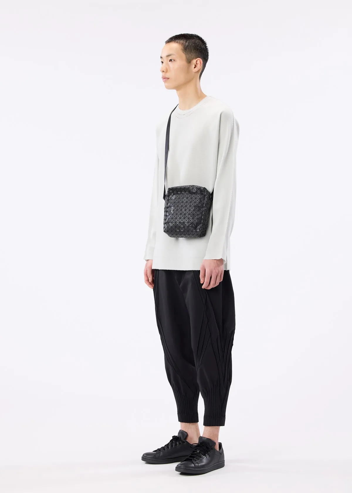 SADDLE BAG SHOULDER BAG sold by Issey Miyake product image thumbnail 5
