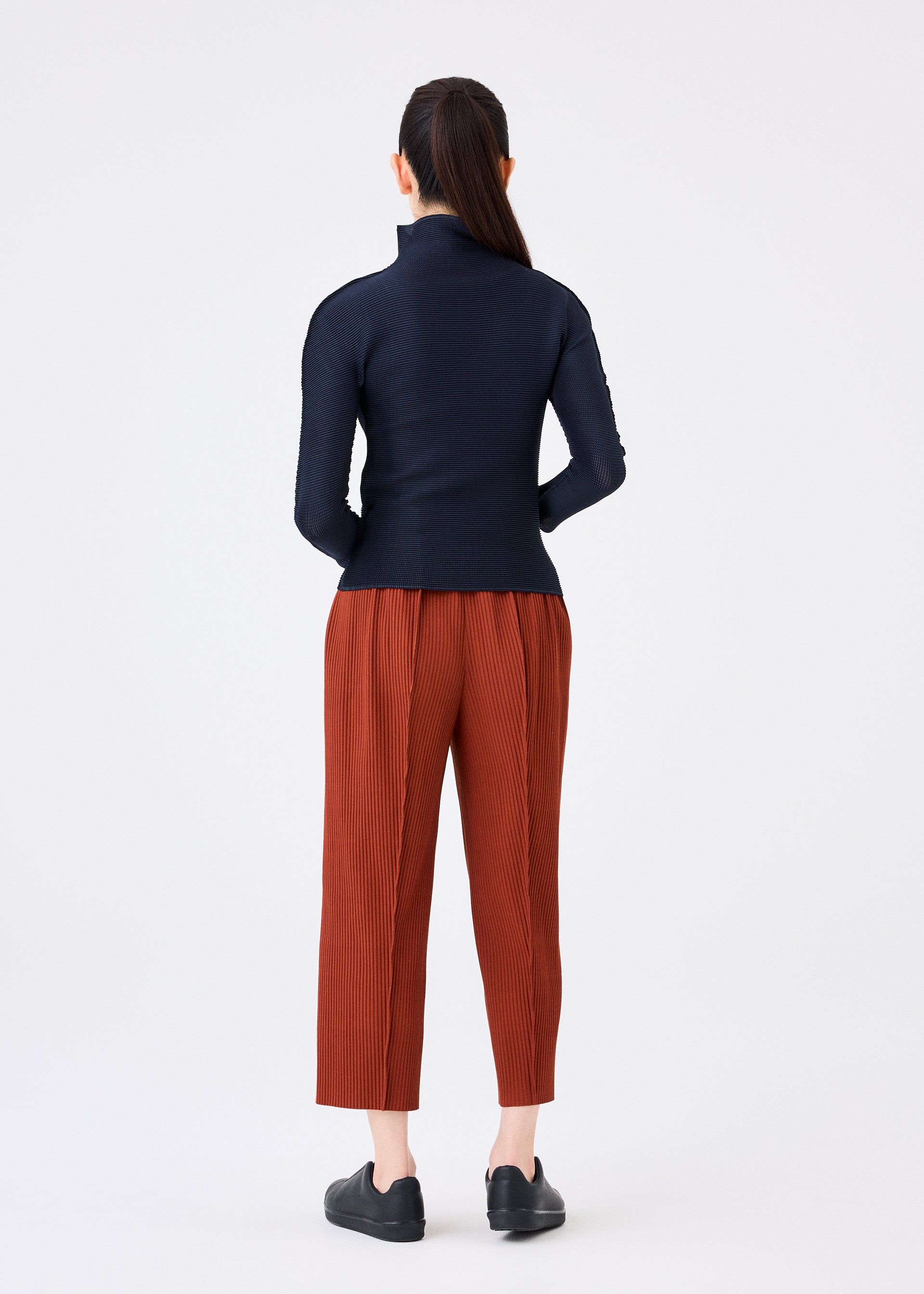 FINE KNIT PLEATS BOTTOM 2 PANTS sold by Issey Miyake product image thumbnail 3