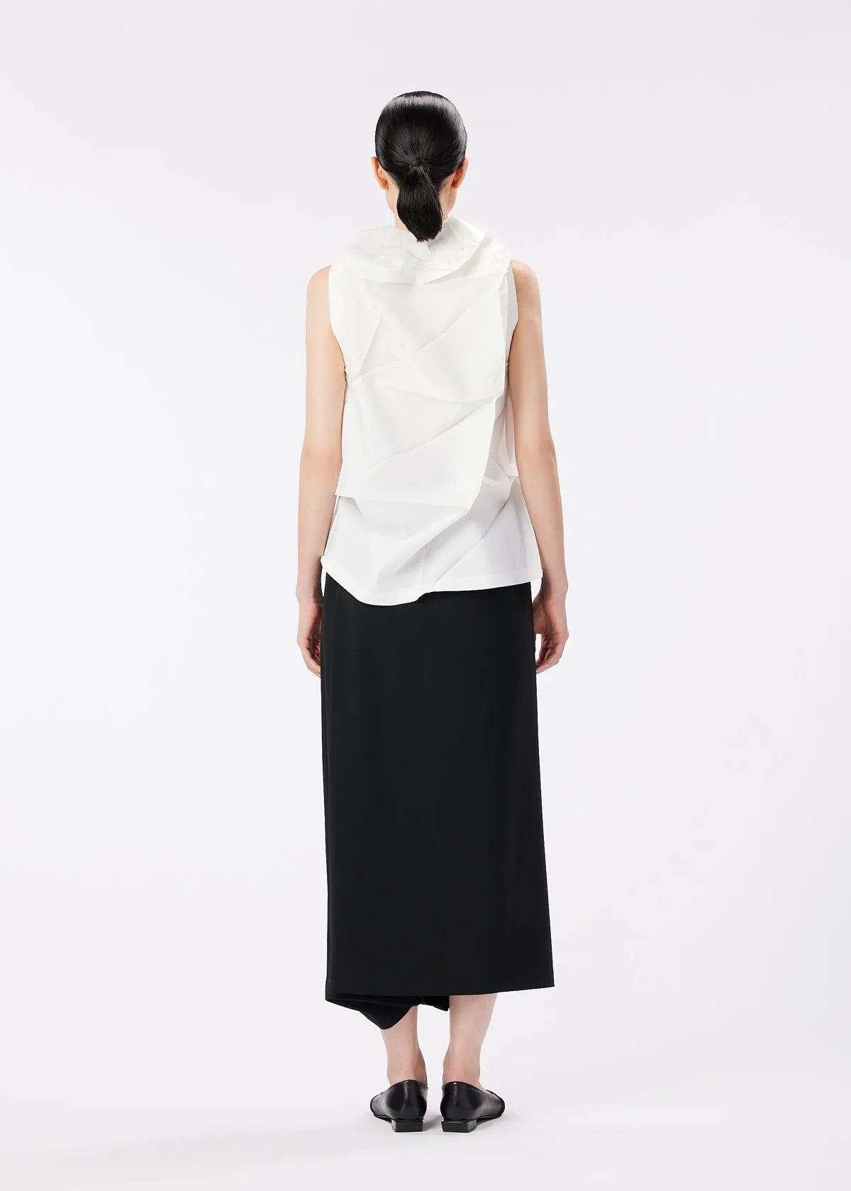 132 5. STANDARD sold by Issey Miyake product image thumbnail 5