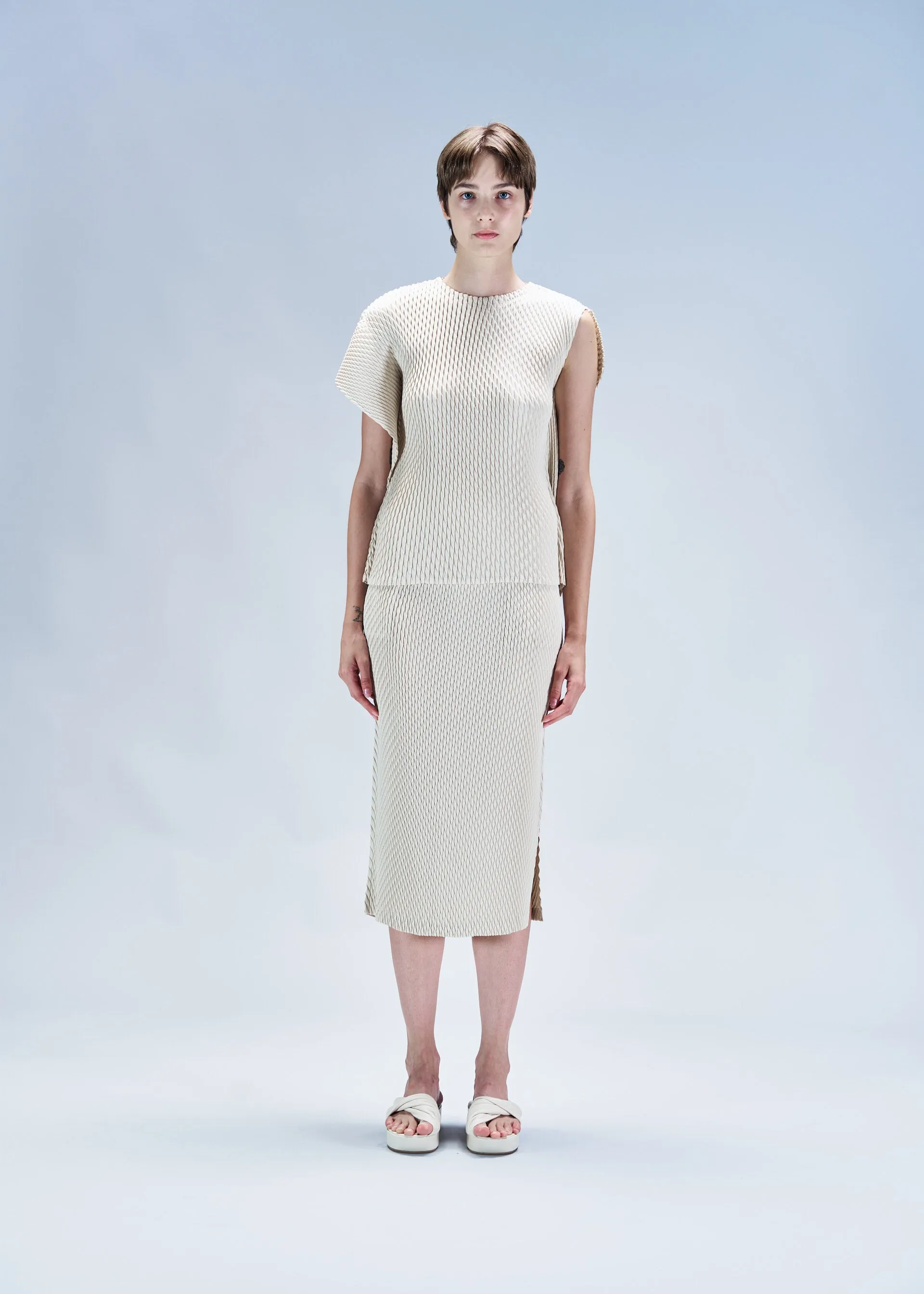 SLEEK PLEATS TOP sold by Issey Miyake product image thumbnail 4