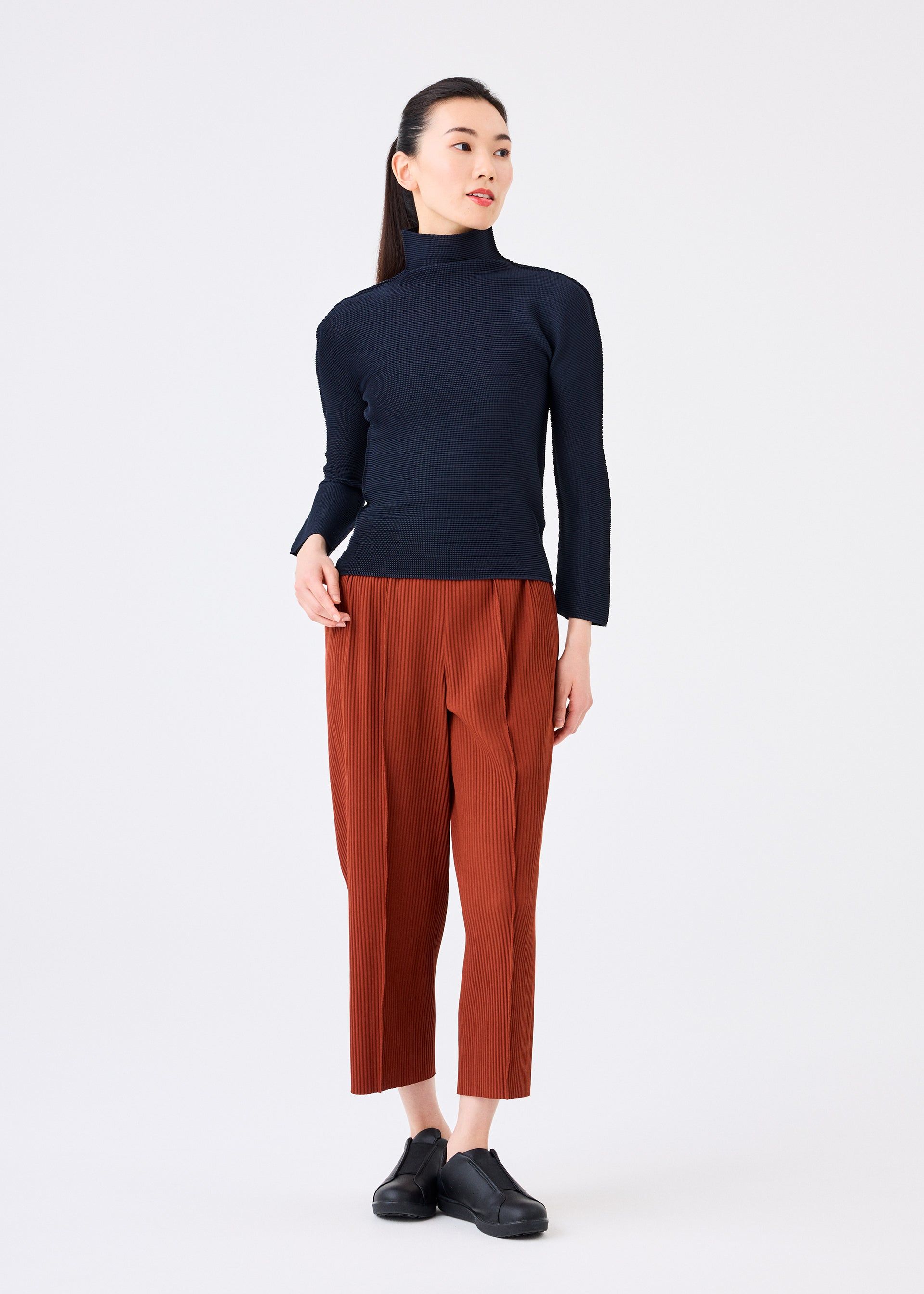 STRETCH PLEATS 5 TOP sold by Issey Miyake product image thumbnail 3