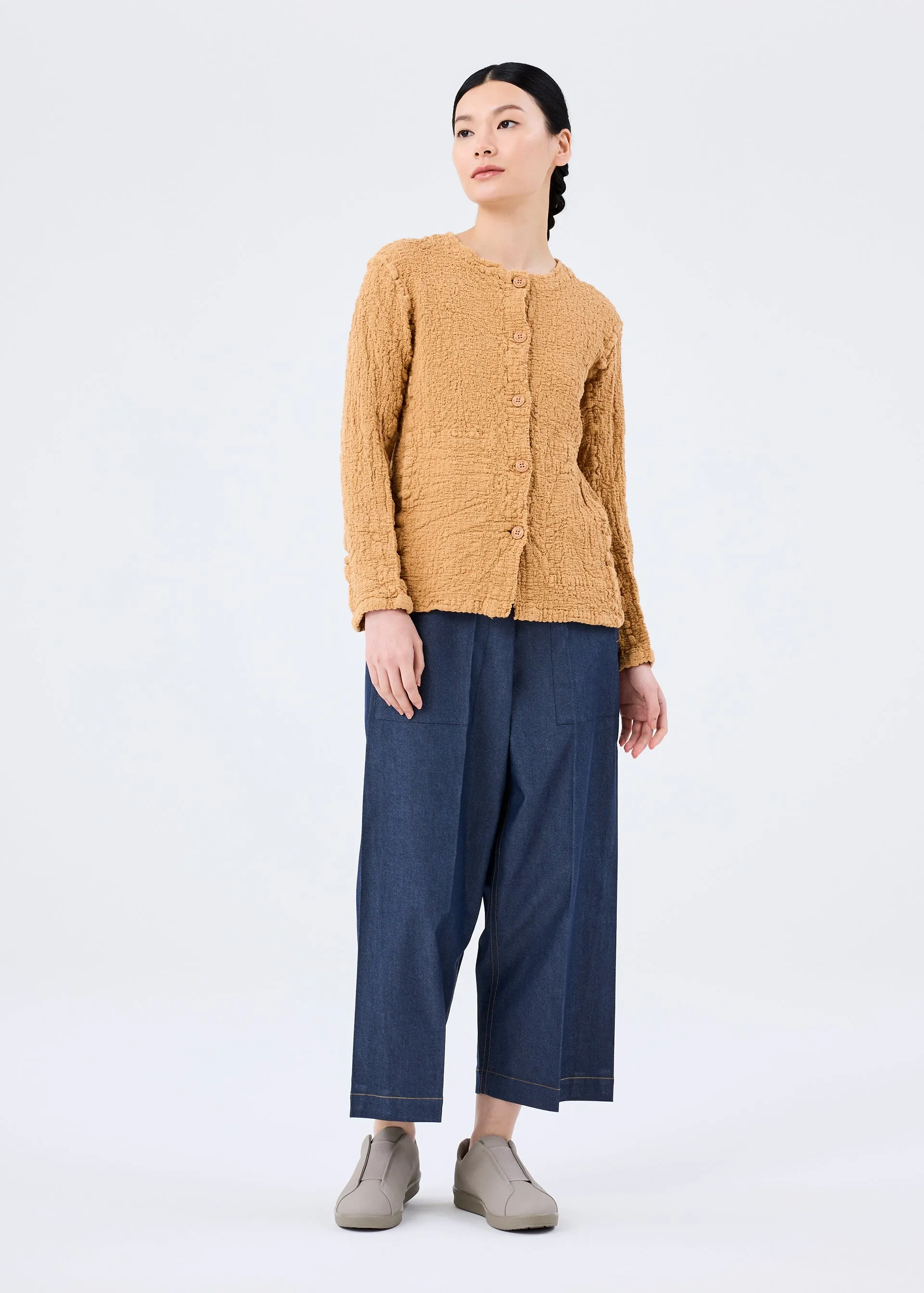 CAULIFLOWER COLOR 1 JACKET sold by Issey Miyake product image thumbnail 4