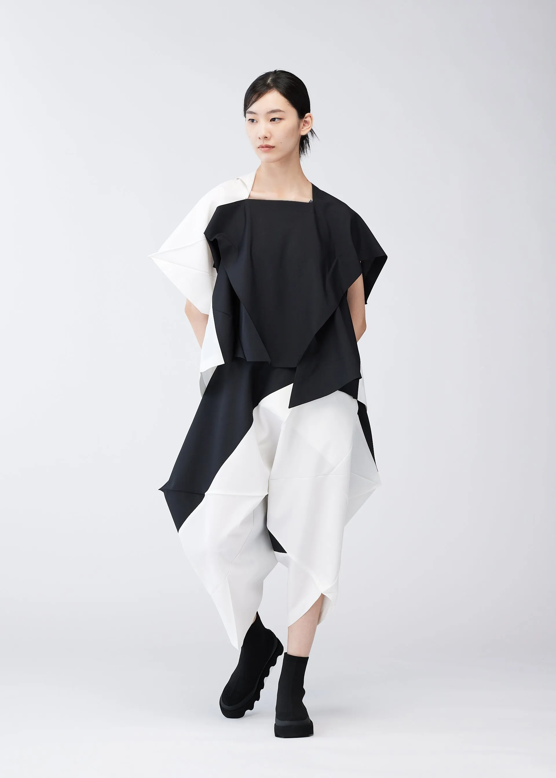 SWITCHING VOLUME TOP sold by Issey Miyake product image thumbnail 2