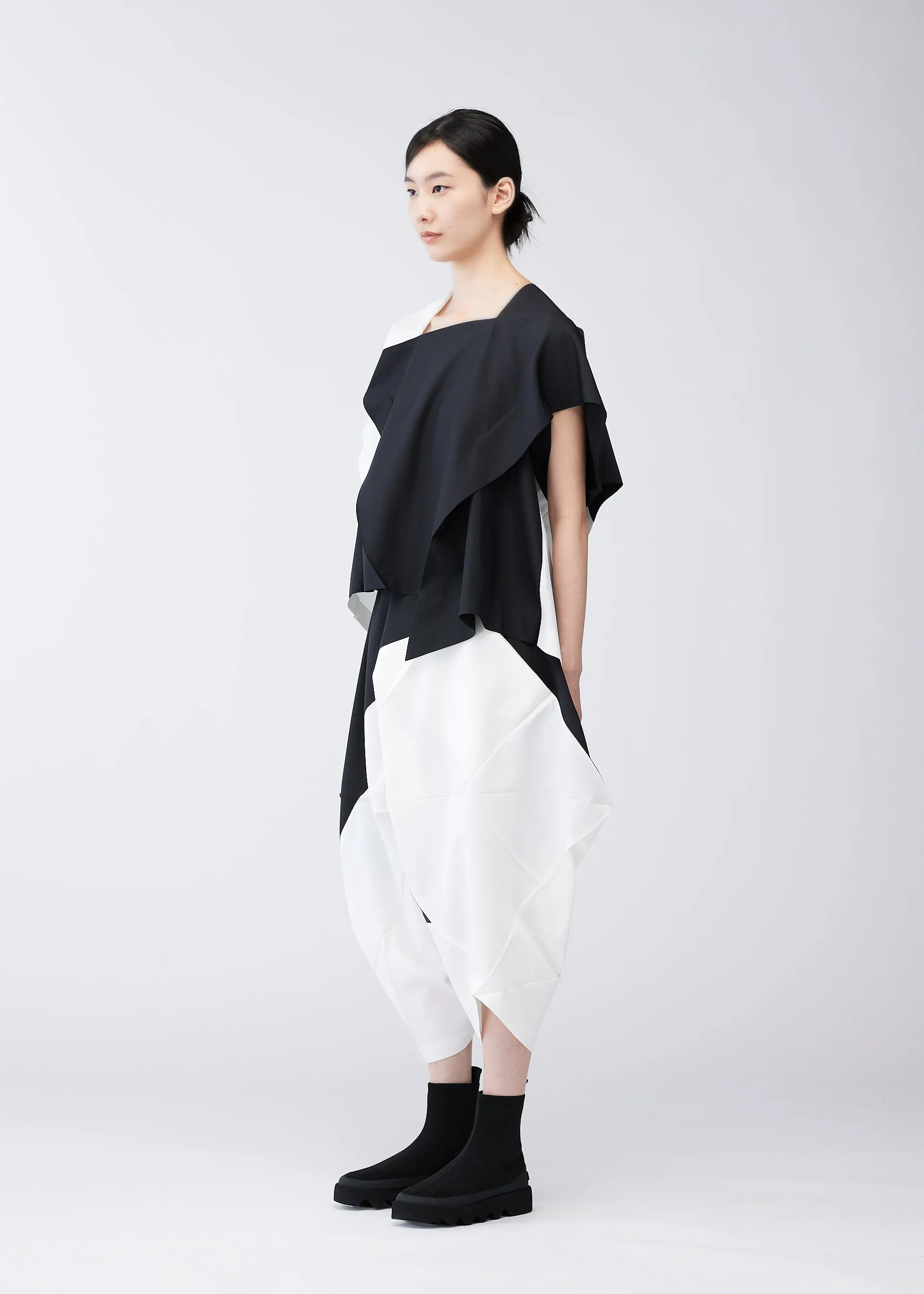 SWITCHING VOLUME TOP sold by Issey Miyake product image thumbnail 3