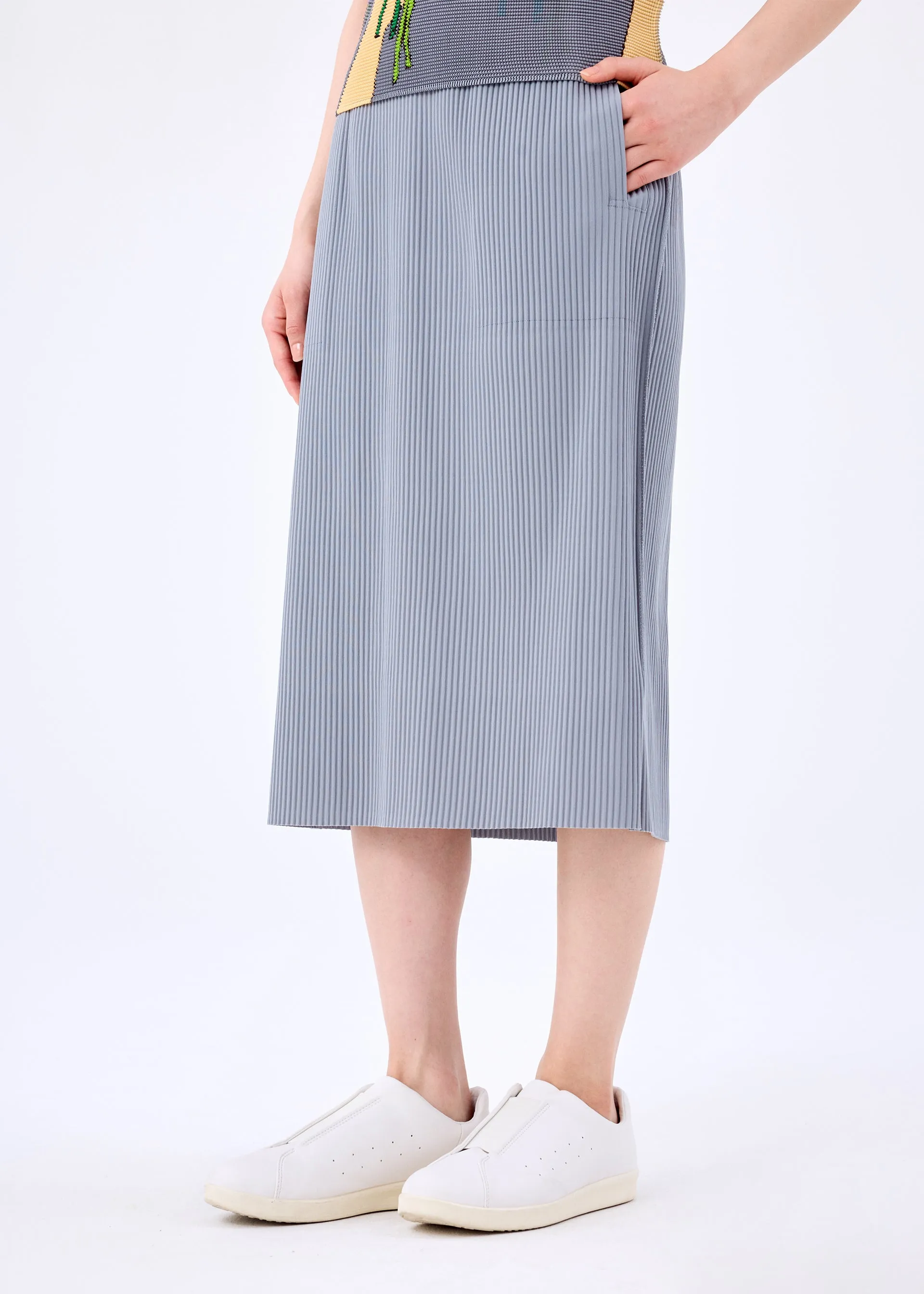 FINE KNIT PLEATS BOTTOM 1 SKIRT sold by Issey Miyake product image thumbnail 4