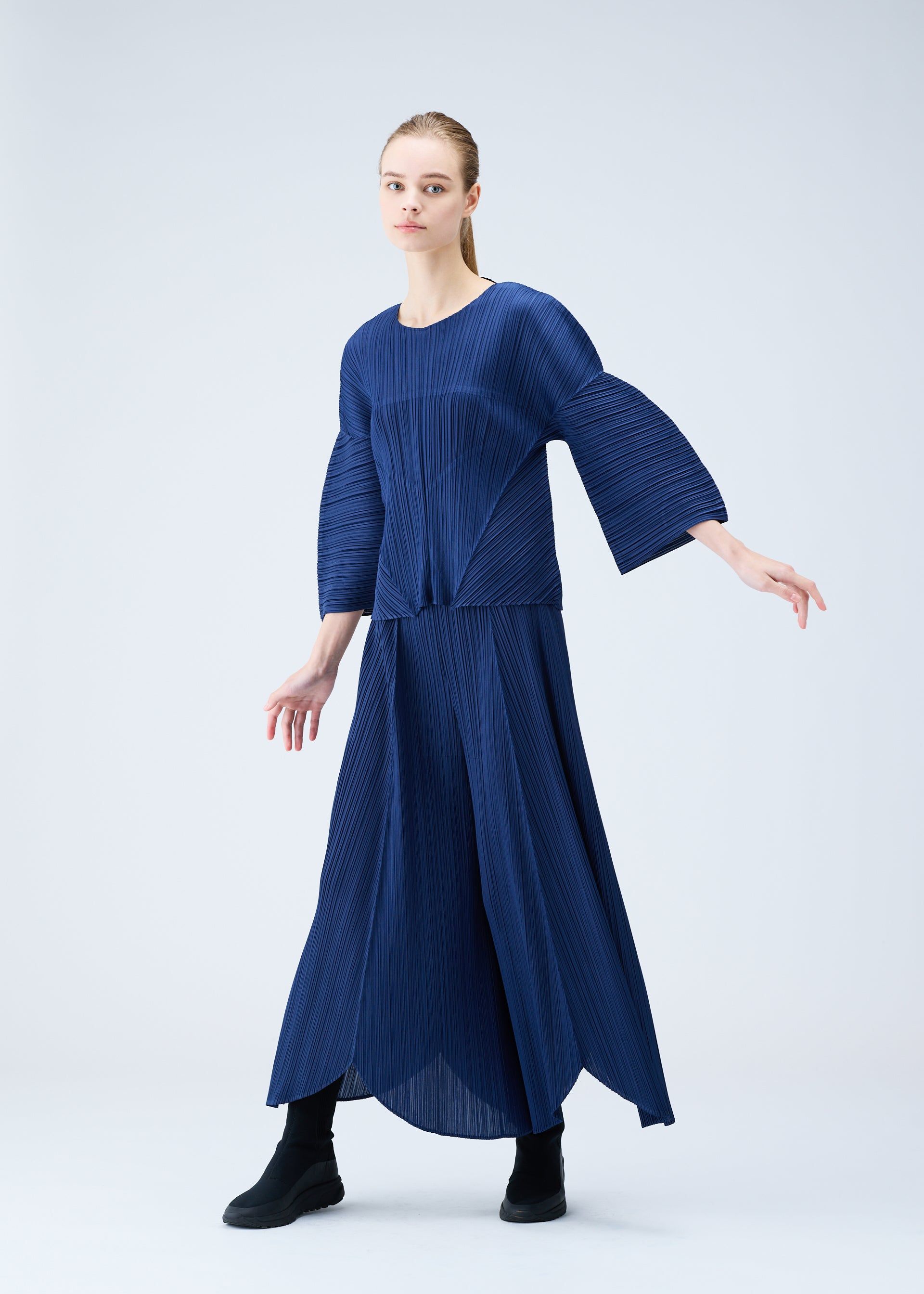 FROZEN FLOWER PANTS sold by Issey Miyake product image thumbnail 3