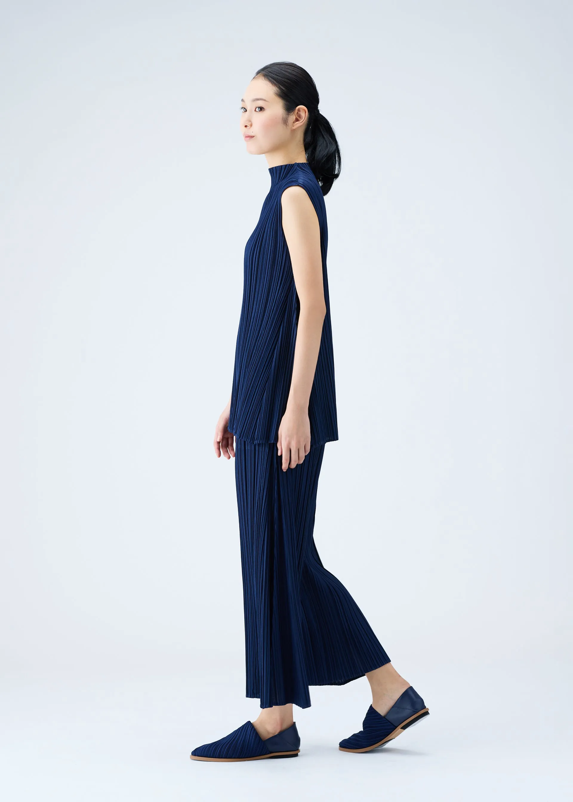 MELLOW PLEATS PANTS sold by Issey Miyake product image thumbnail 3