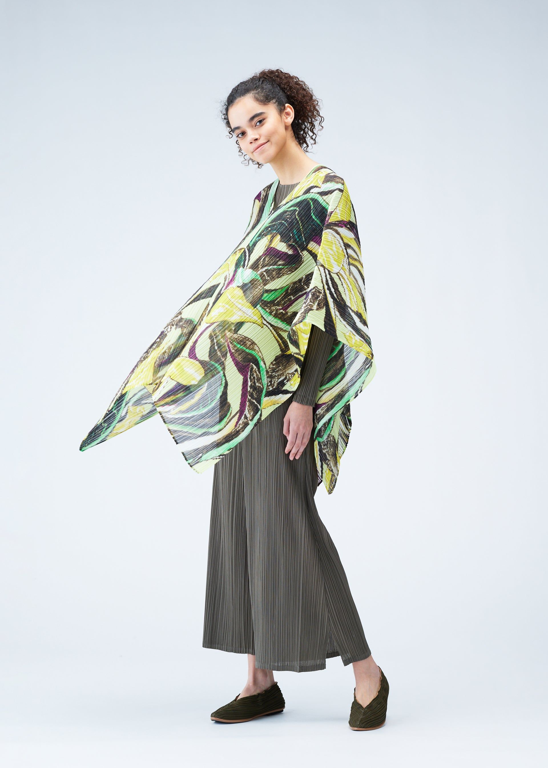 TARTIVO MADAME-T STOLE sold by Issey Miyake product image thumbnail 5