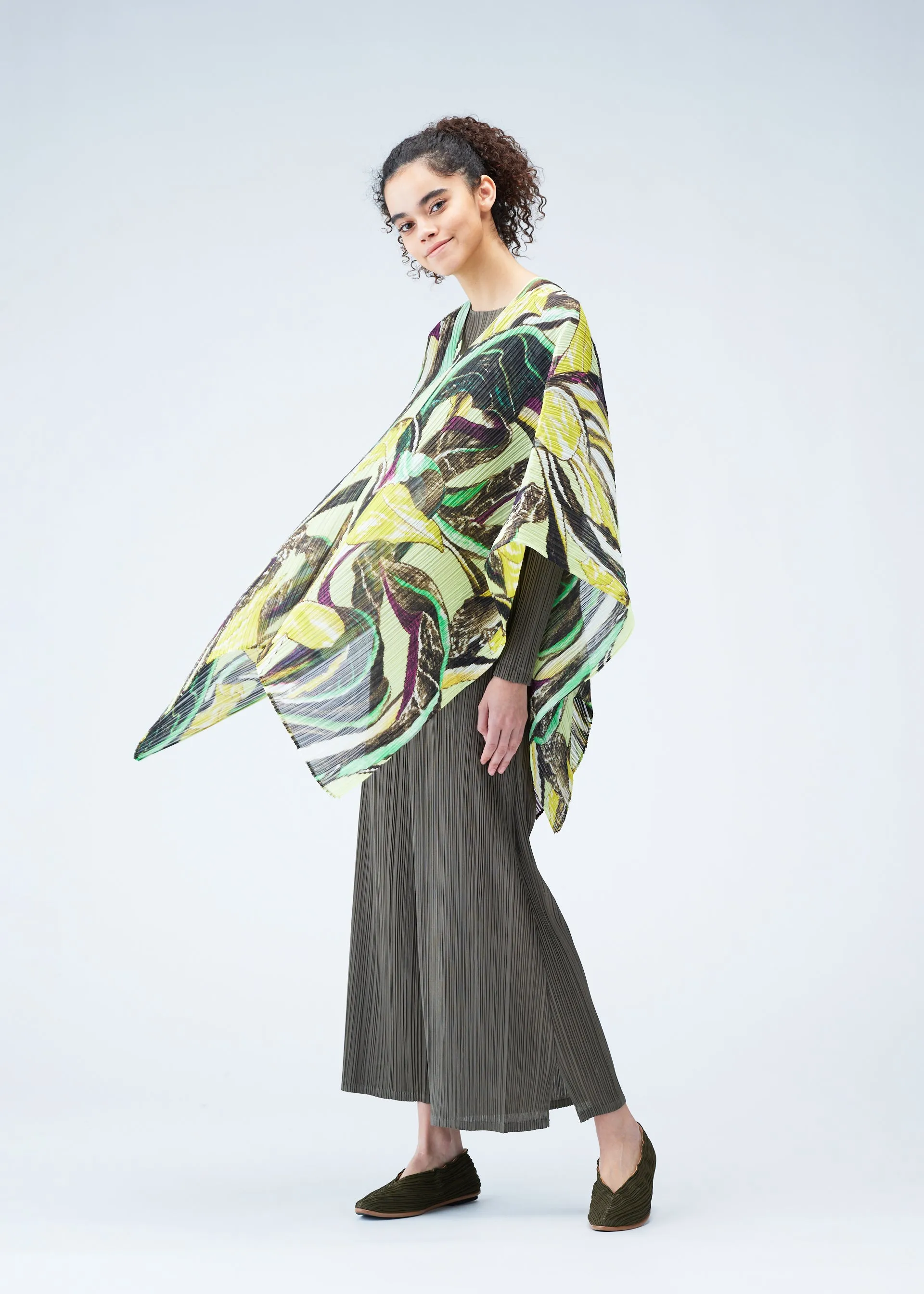 TARDIVO MADAME-T sold by Issey Miyake product image thumbnail 5