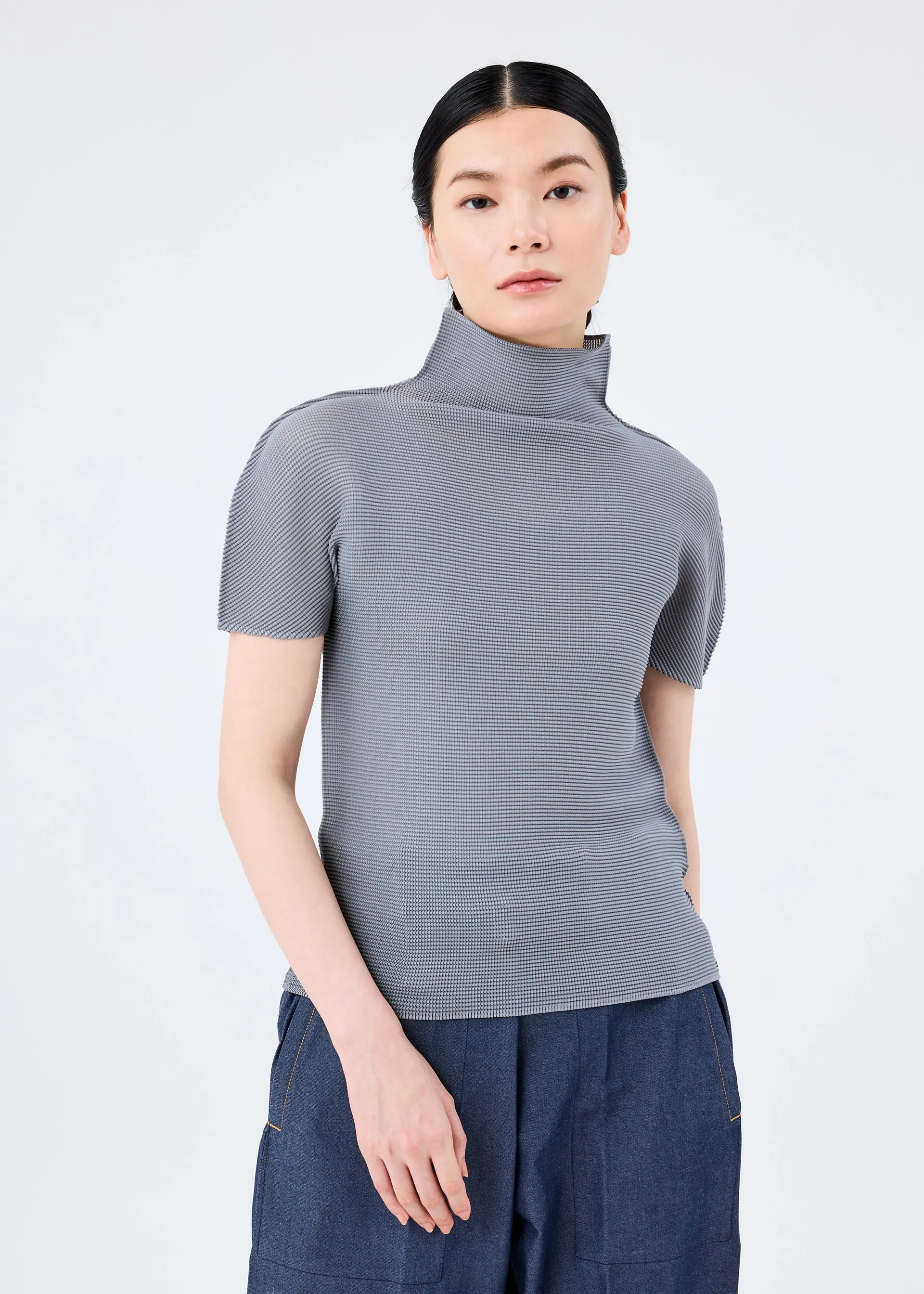 STRETCH PLEATS 4 TOP sold by Issey Miyake product image thumbnail 3