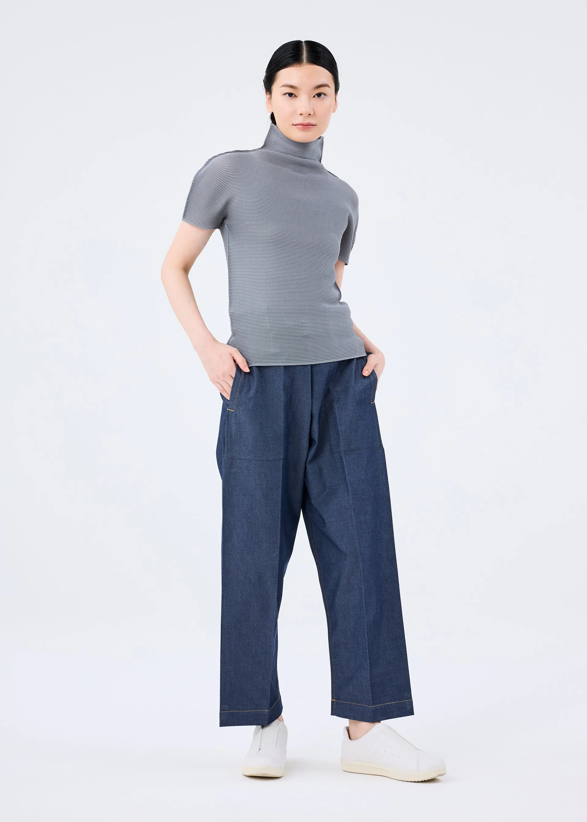 STRETCH PLEATS 4 TOP sold by Issey Miyake product image thumbnail 5