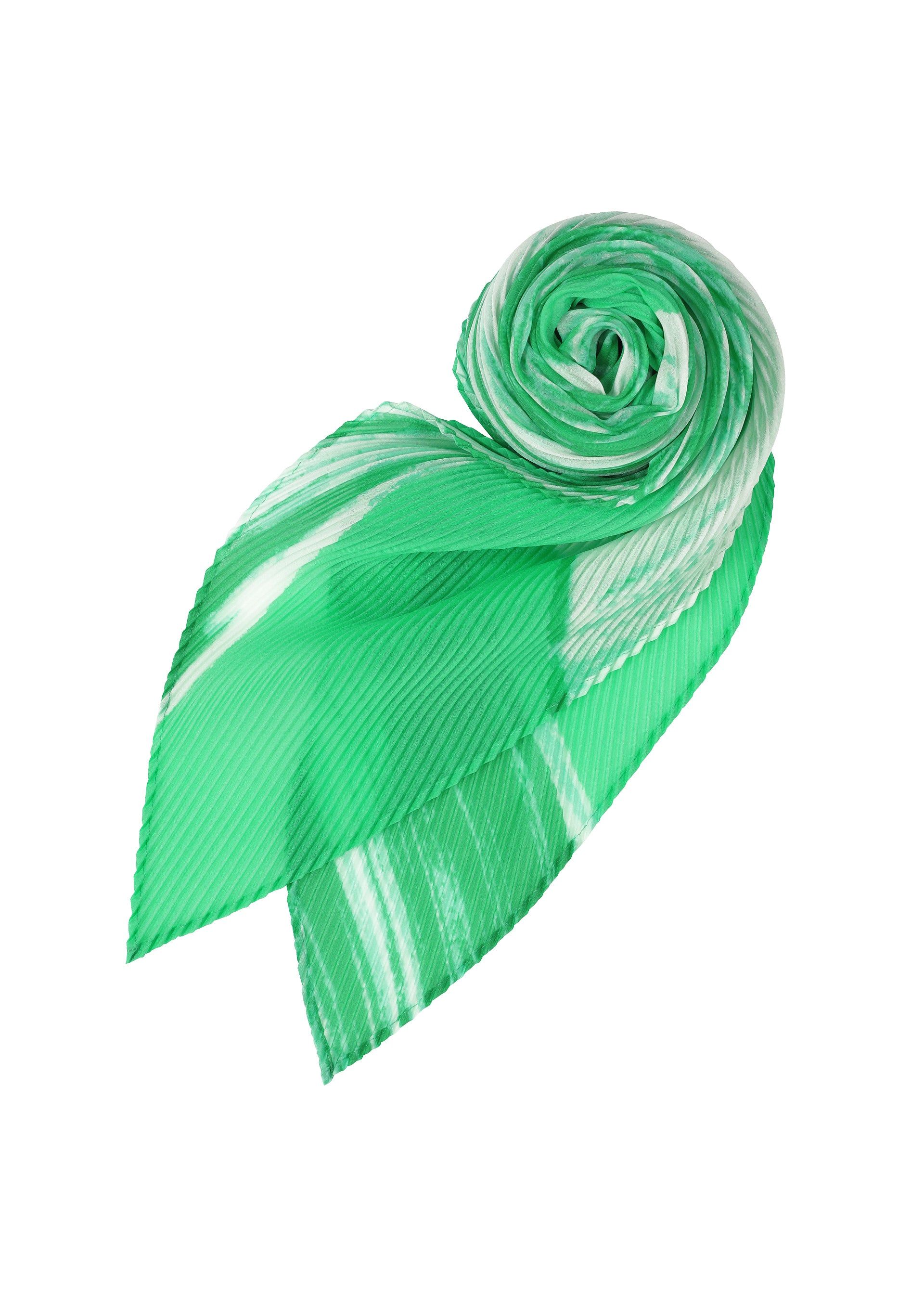 MOVEMENT PLEATS STOLE sold by Issey Miyake product image thumbnail 5