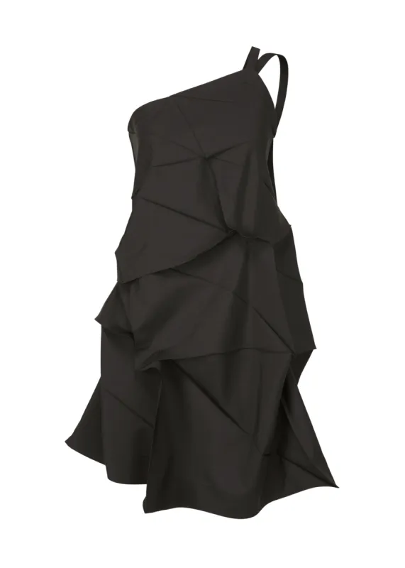 132 5. SOLID made by Issey Miyake