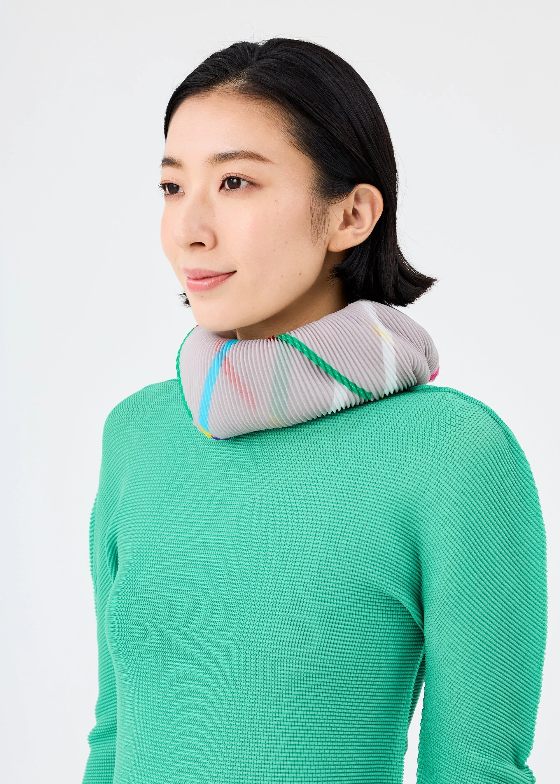 COLOR STICK PLEATS STOLE sold by Issey Miyake product image thumbnail 5