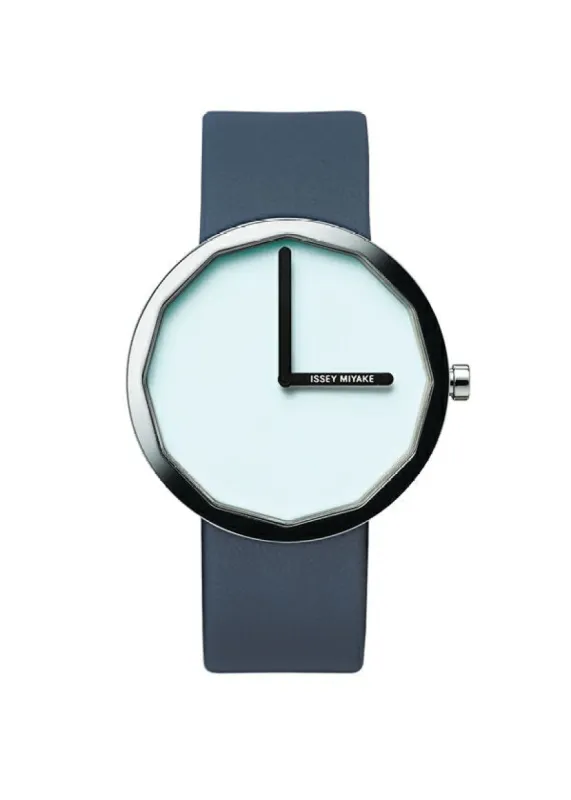 TWELVE　Designed by Naoto Fukasawa sold by Issey Miyake