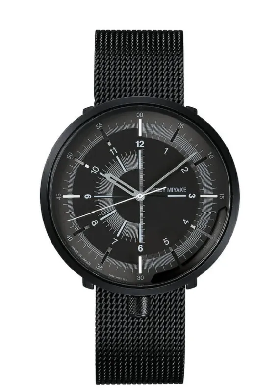 1/6　Designed by Nao Tamura sold by Issey Miyake