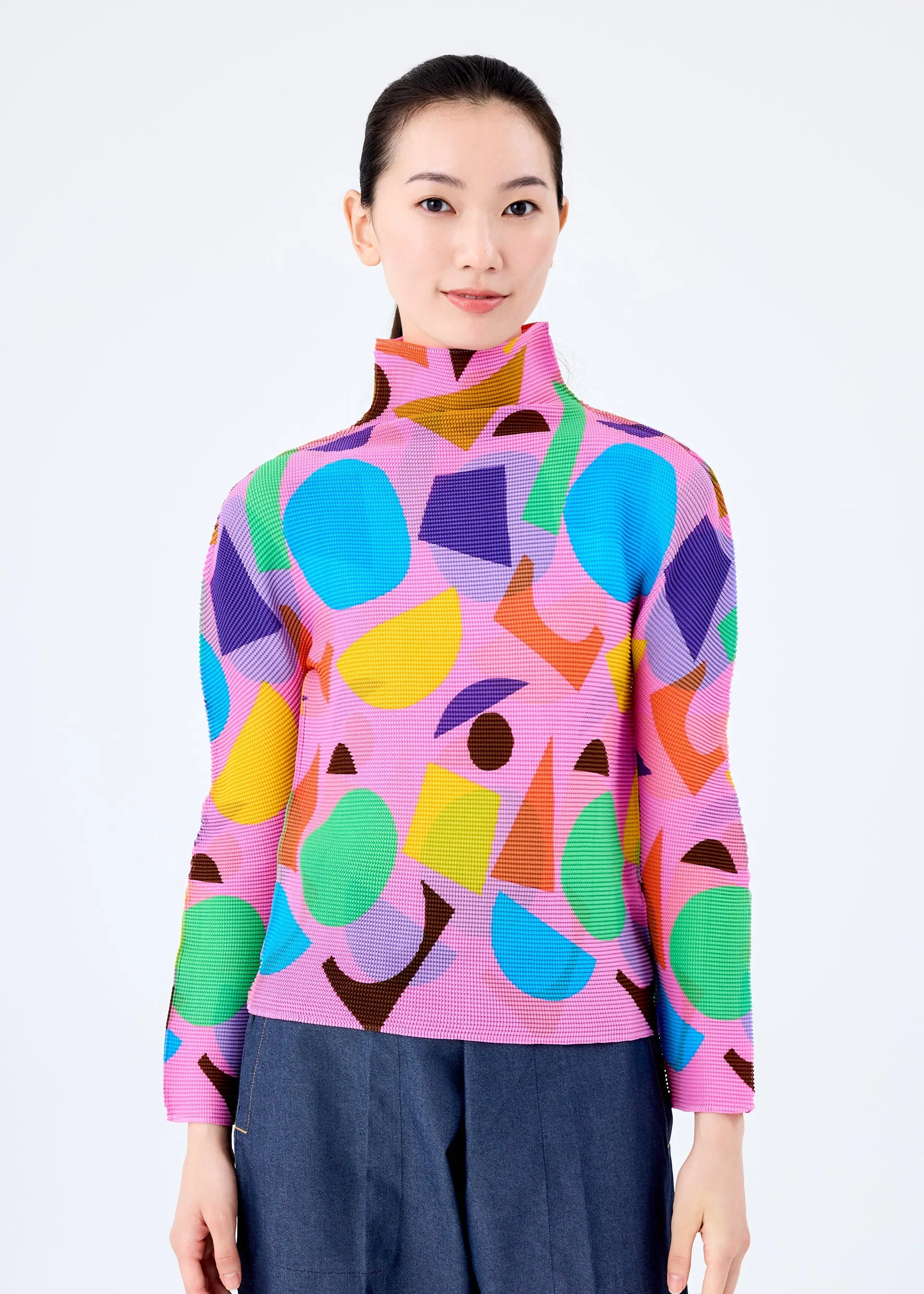 LOOKING FOR A SMILE sold by Issey Miyake product image thumbnail 5