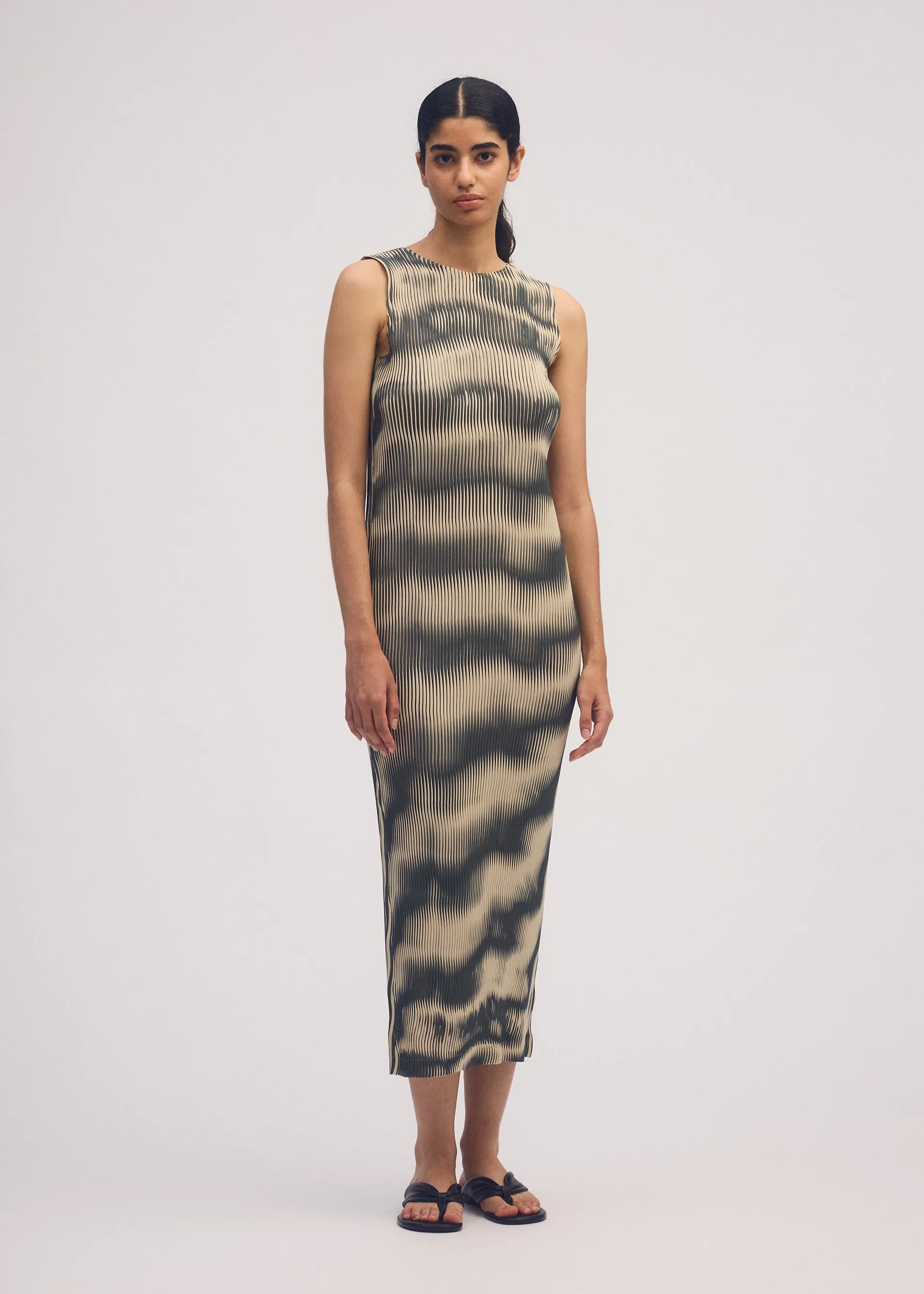 SWAY PLEATS sold by Issey Miyake product image thumbnail 5