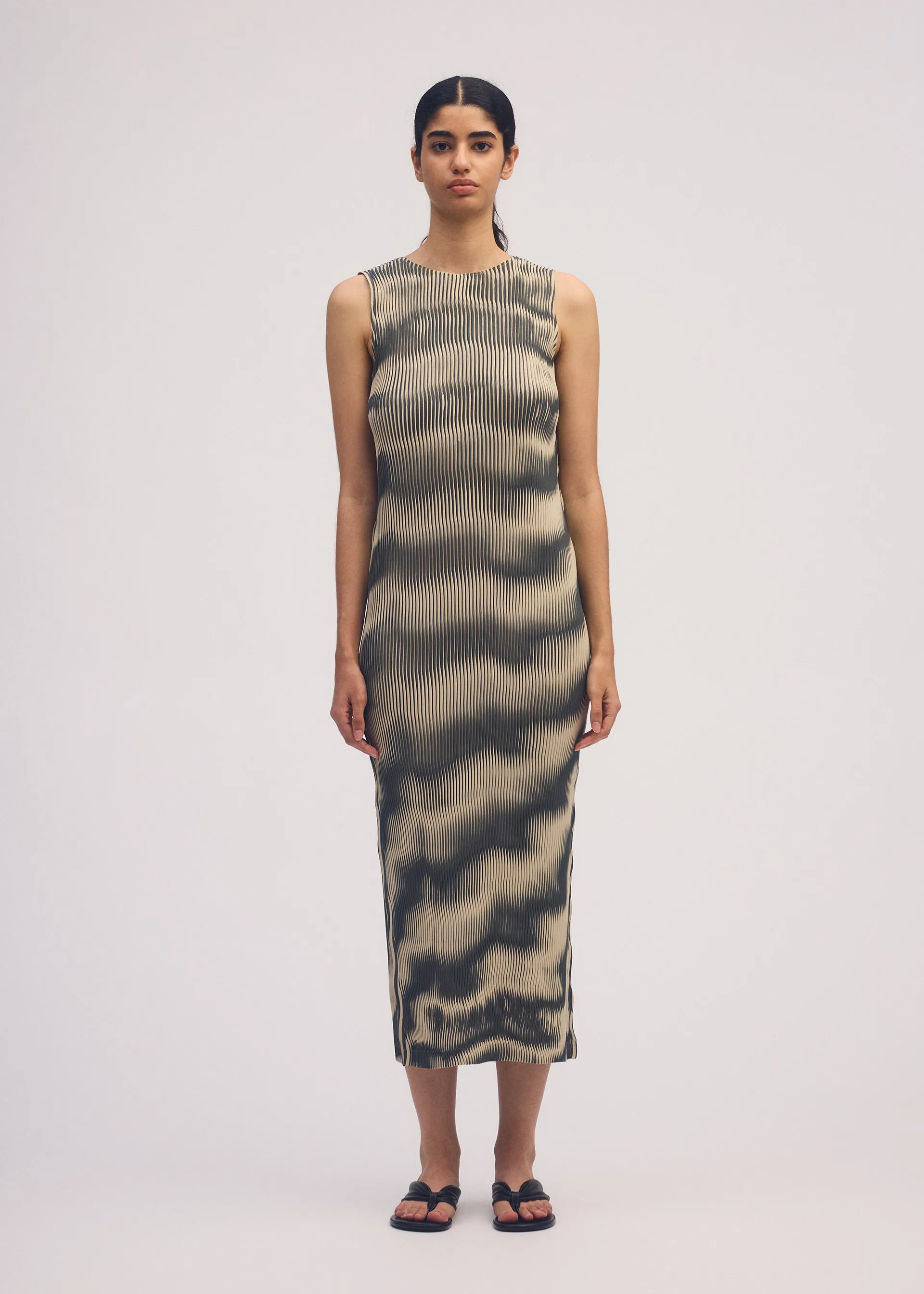 SWAY PLEATS sold by Issey Miyake product image thumbnail 4