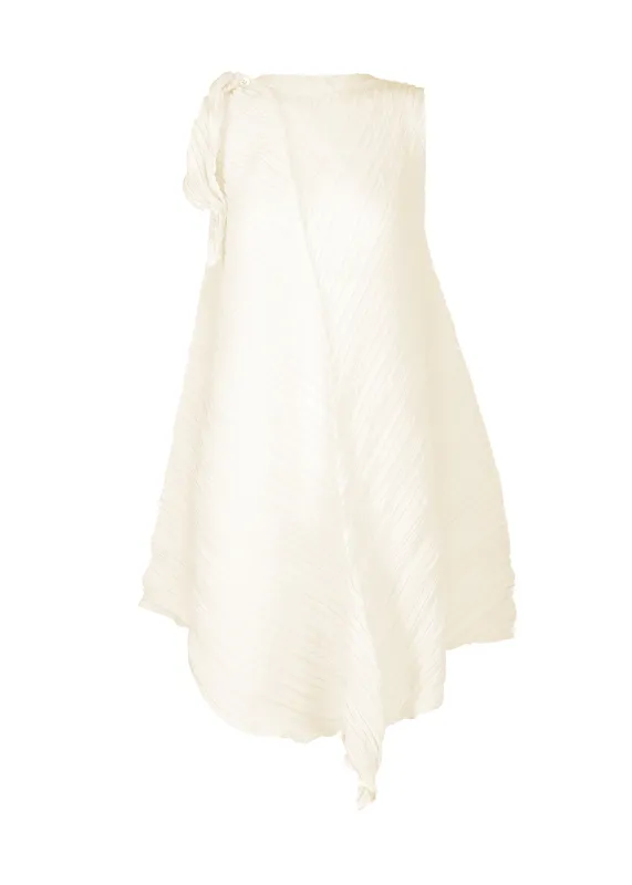 WRINKLED AND TWISTED sold by Issey Miyake