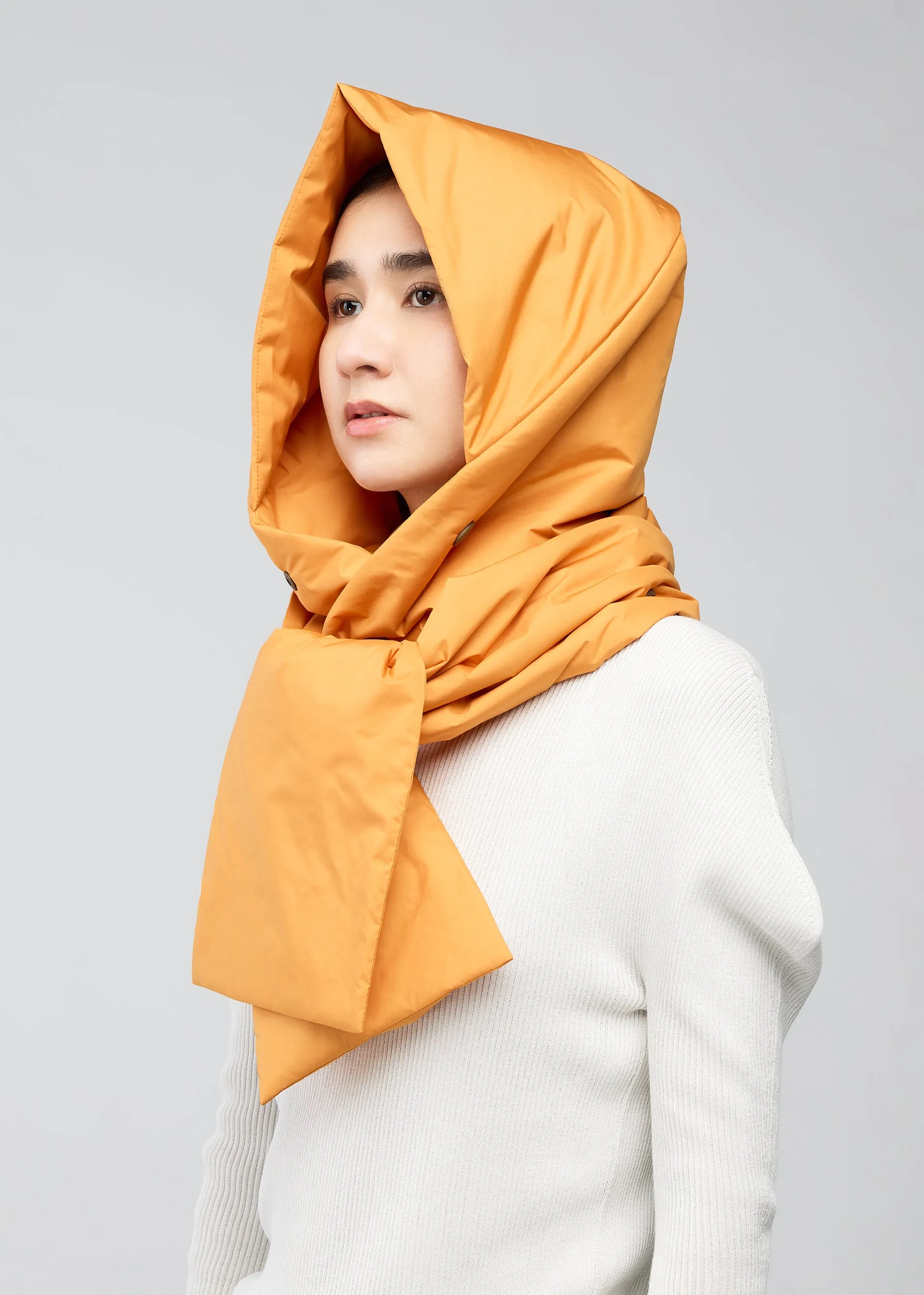 ARC PUFFER STOLE sold by Issey Miyake product image thumbnail 4