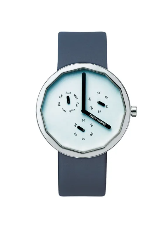 TWELVE　Designed by Naoto Fukasawa sold by Issey Miyake