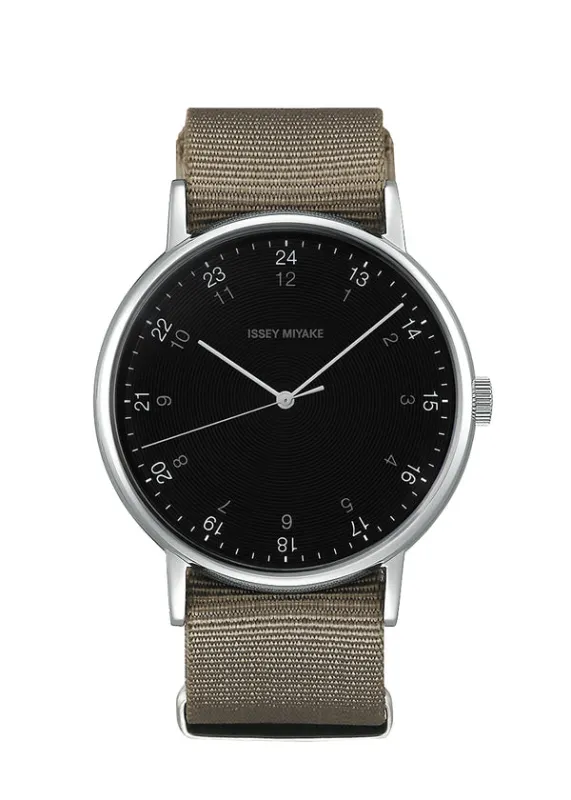 f　Designed by Ichiro Iwasaki sold by Issey Miyake