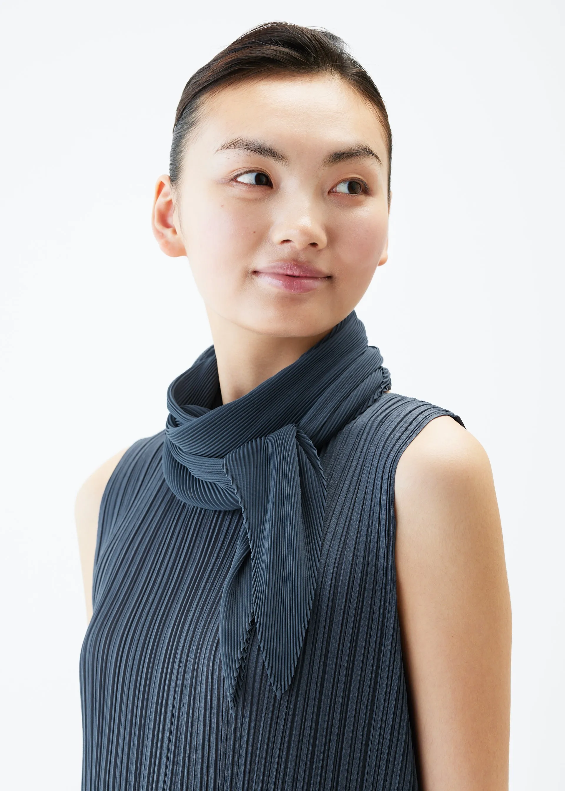 MONTHLY SCARF MAY sold by Issey Miyake product image thumbnail 5