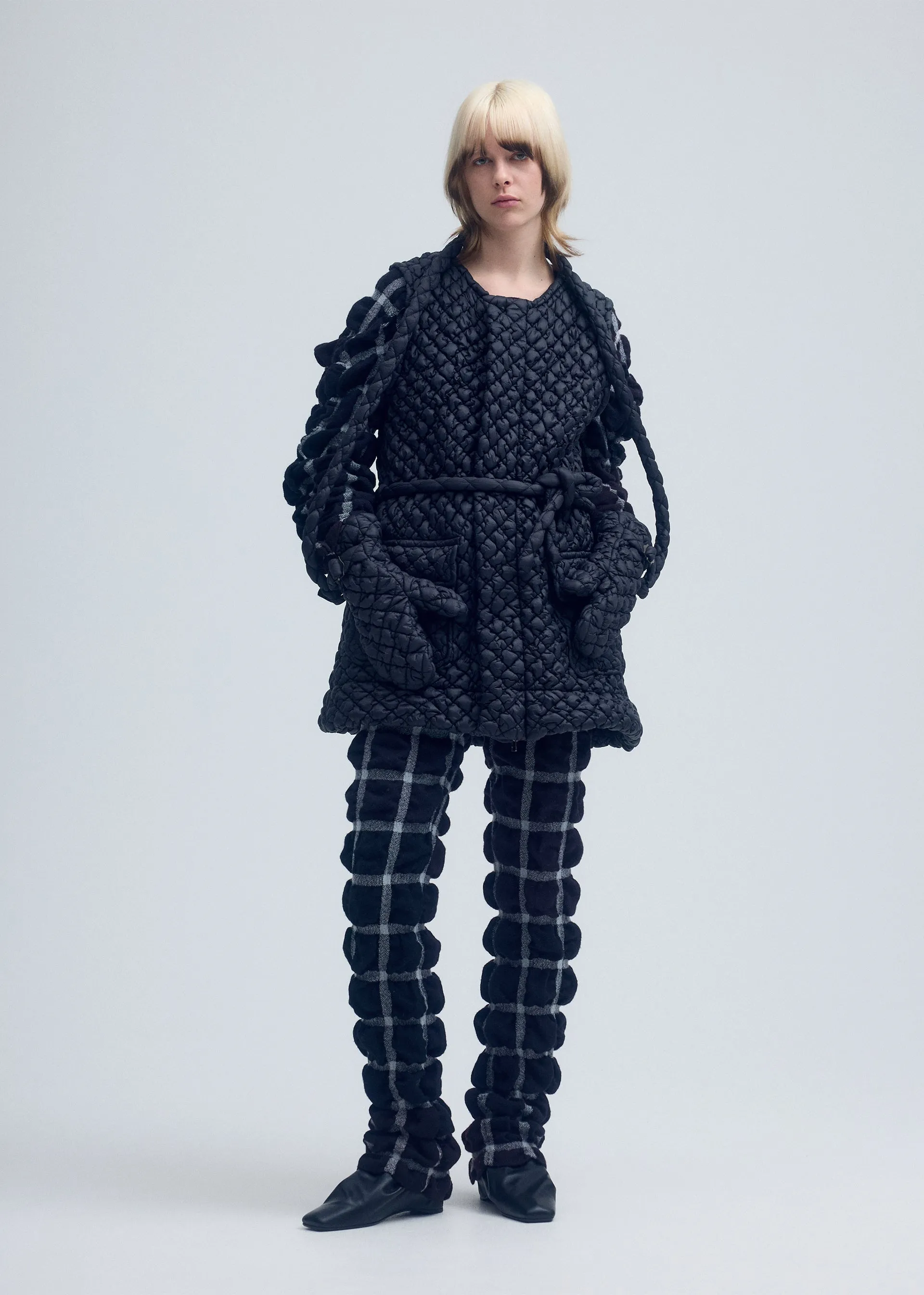 QUILTED STRETCH MITTENS sold by Issey Miyake product image thumbnail 4