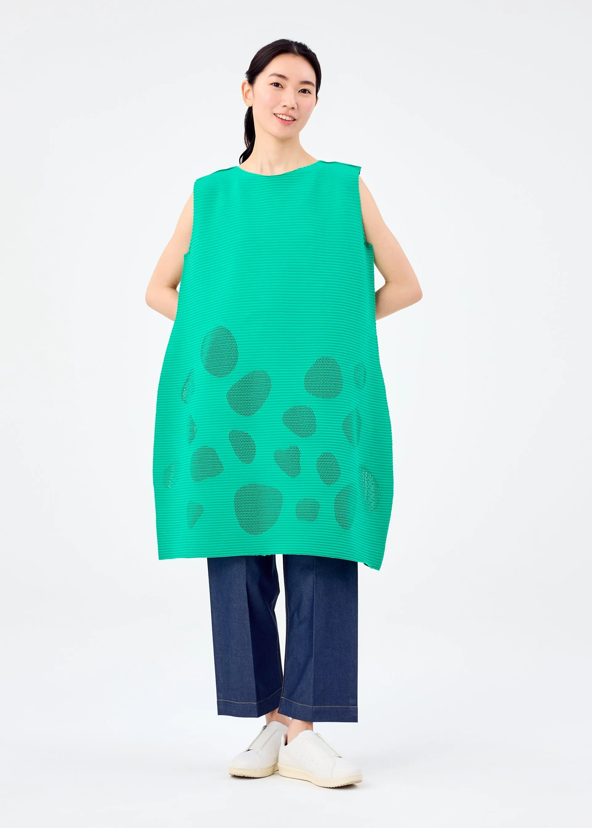 SEA GLASS PLEATS sold by Issey Miyake product image thumbnail 5