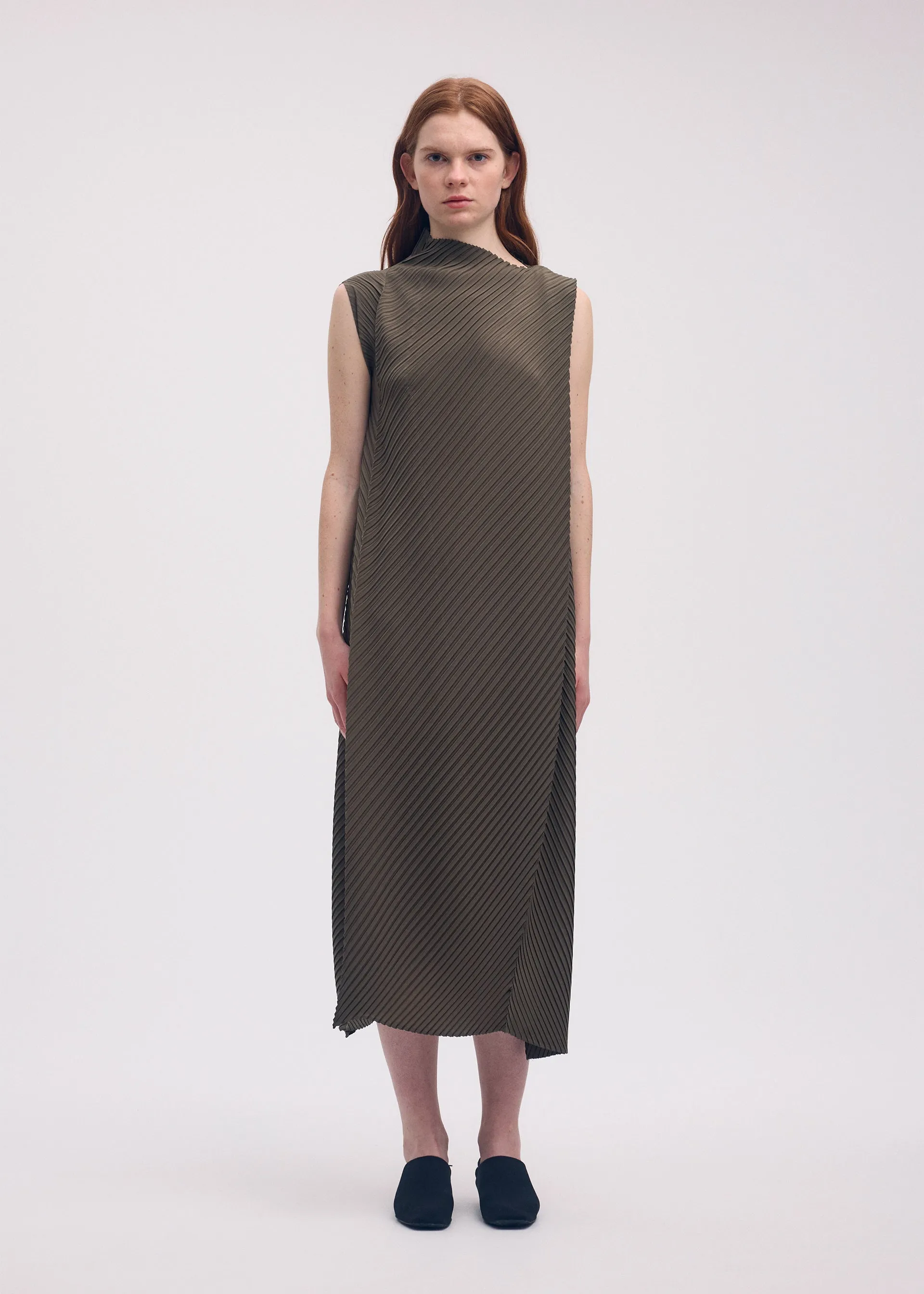 SOFT FOLD PLEATS sold by Issey Miyake product image thumbnail 5