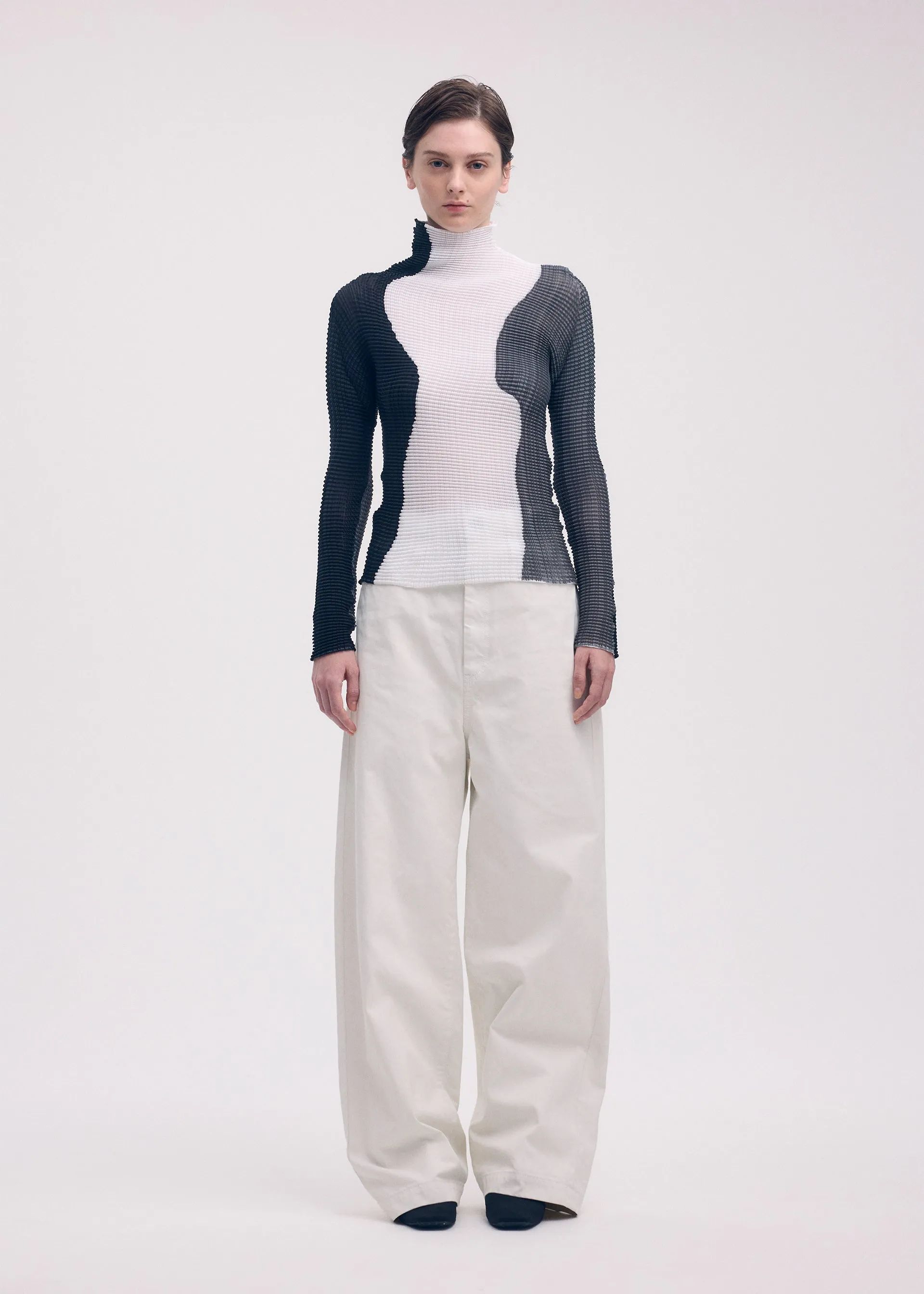 ABSTRACT TINT PLEATS sold by Issey Miyake product image thumbnail 5