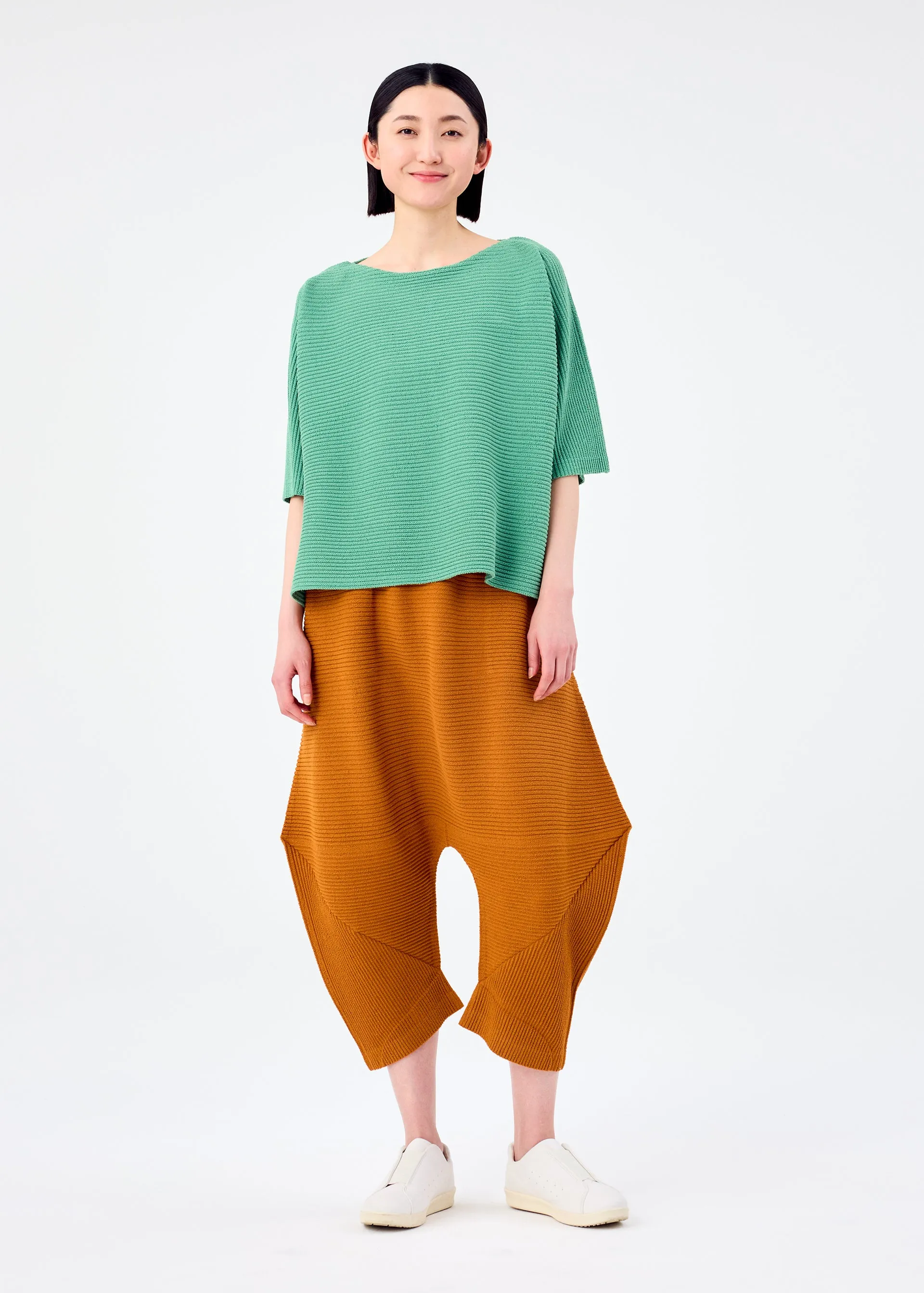 FUWA FUWA MESH PLEATS sold by Issey Miyake product image thumbnail 5