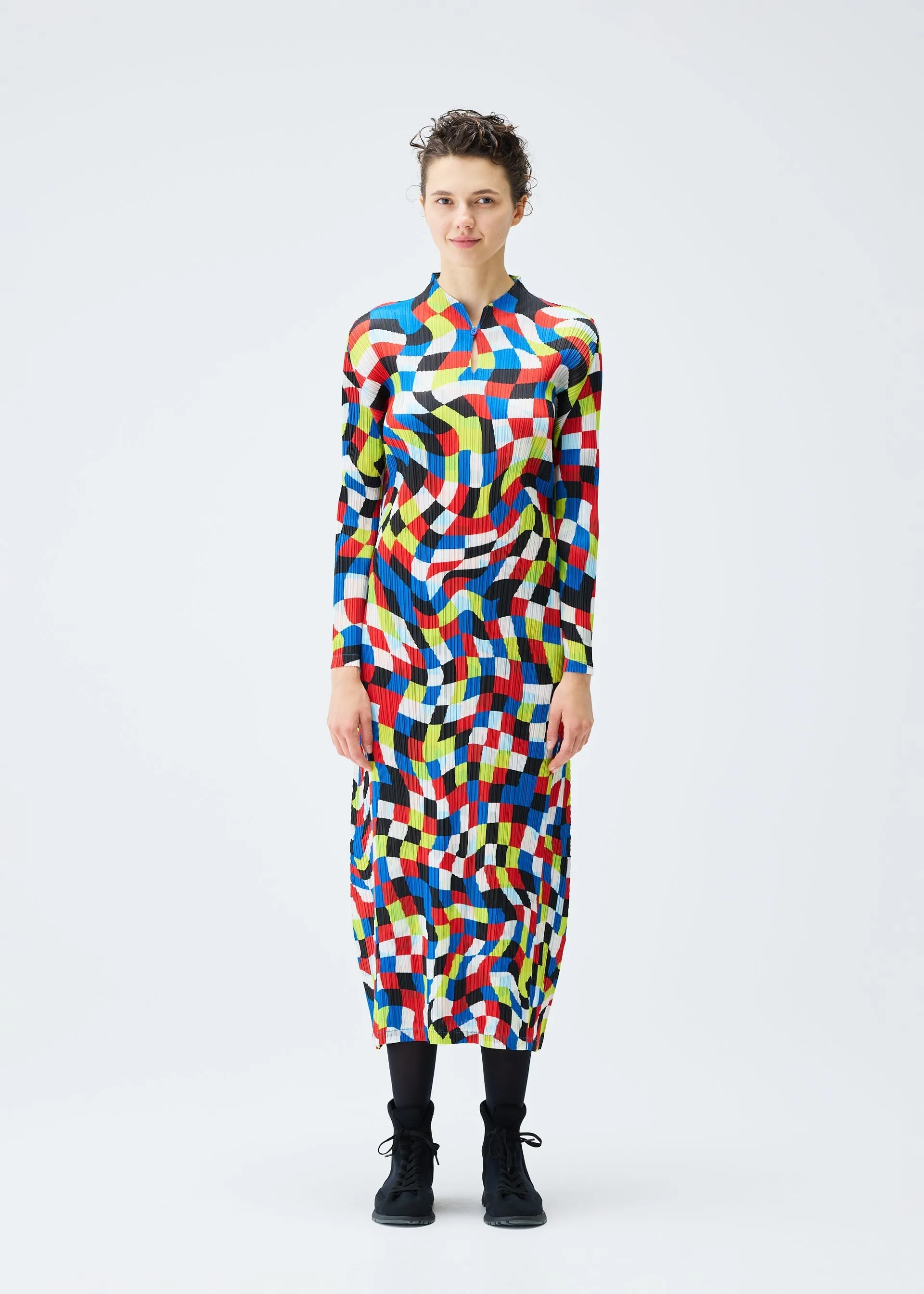 DANCING SQUARE sold by Issey Miyake product image thumbnail 3