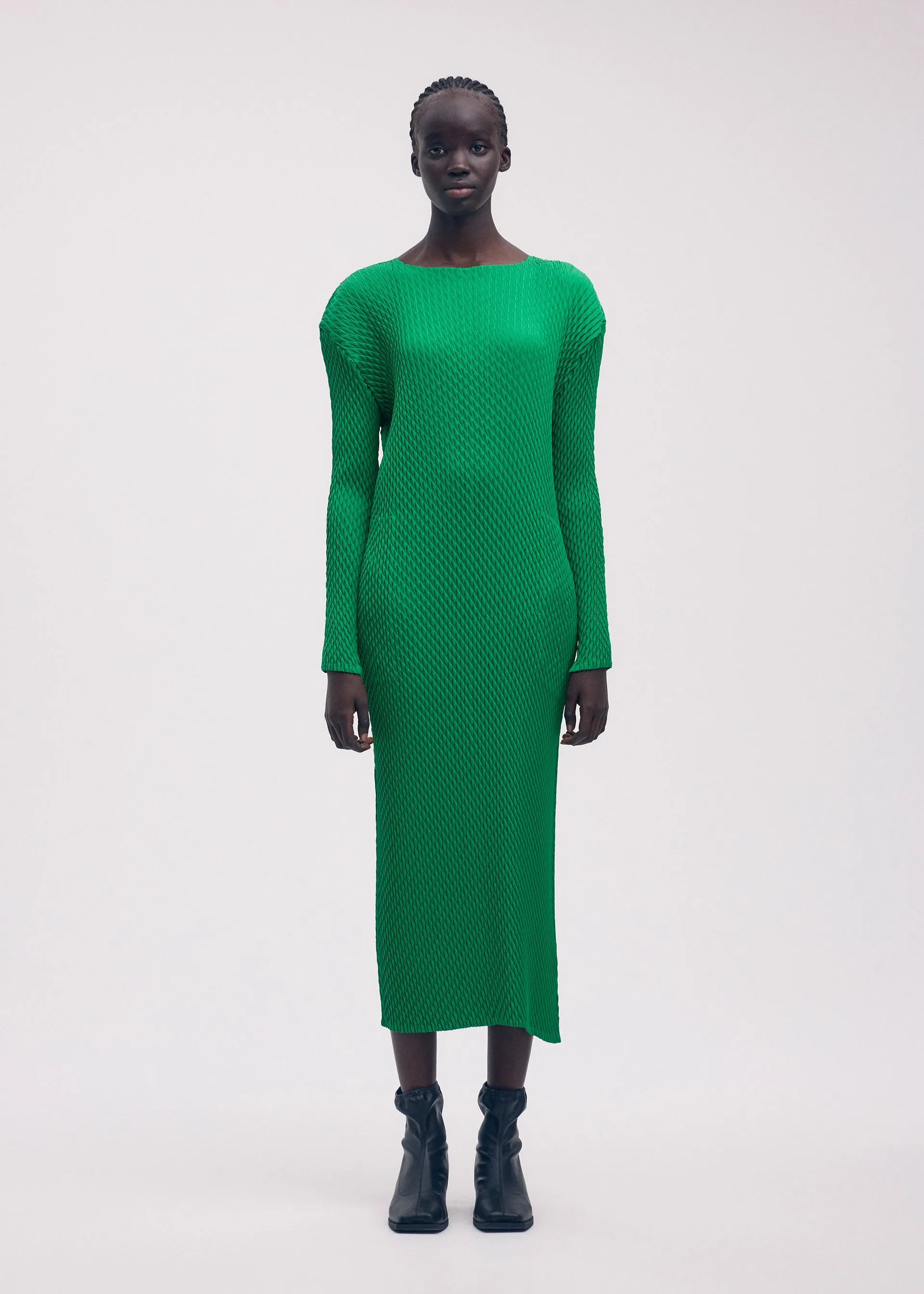 SLEEK PLEATS sold by Issey Miyake product image thumbnail 5