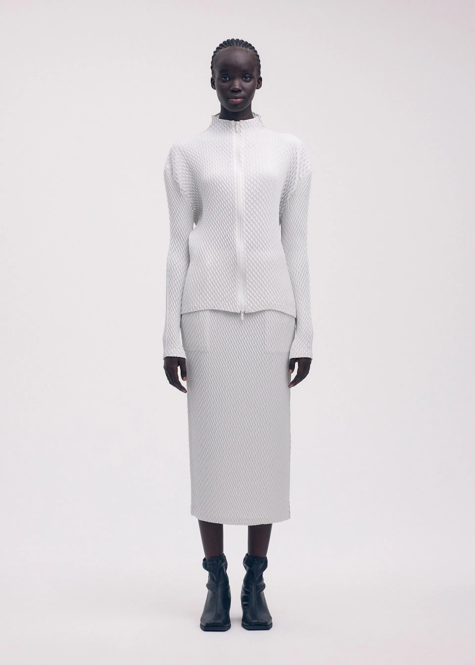SLEEK PLEATS sold by Issey Miyake product image thumbnail 5