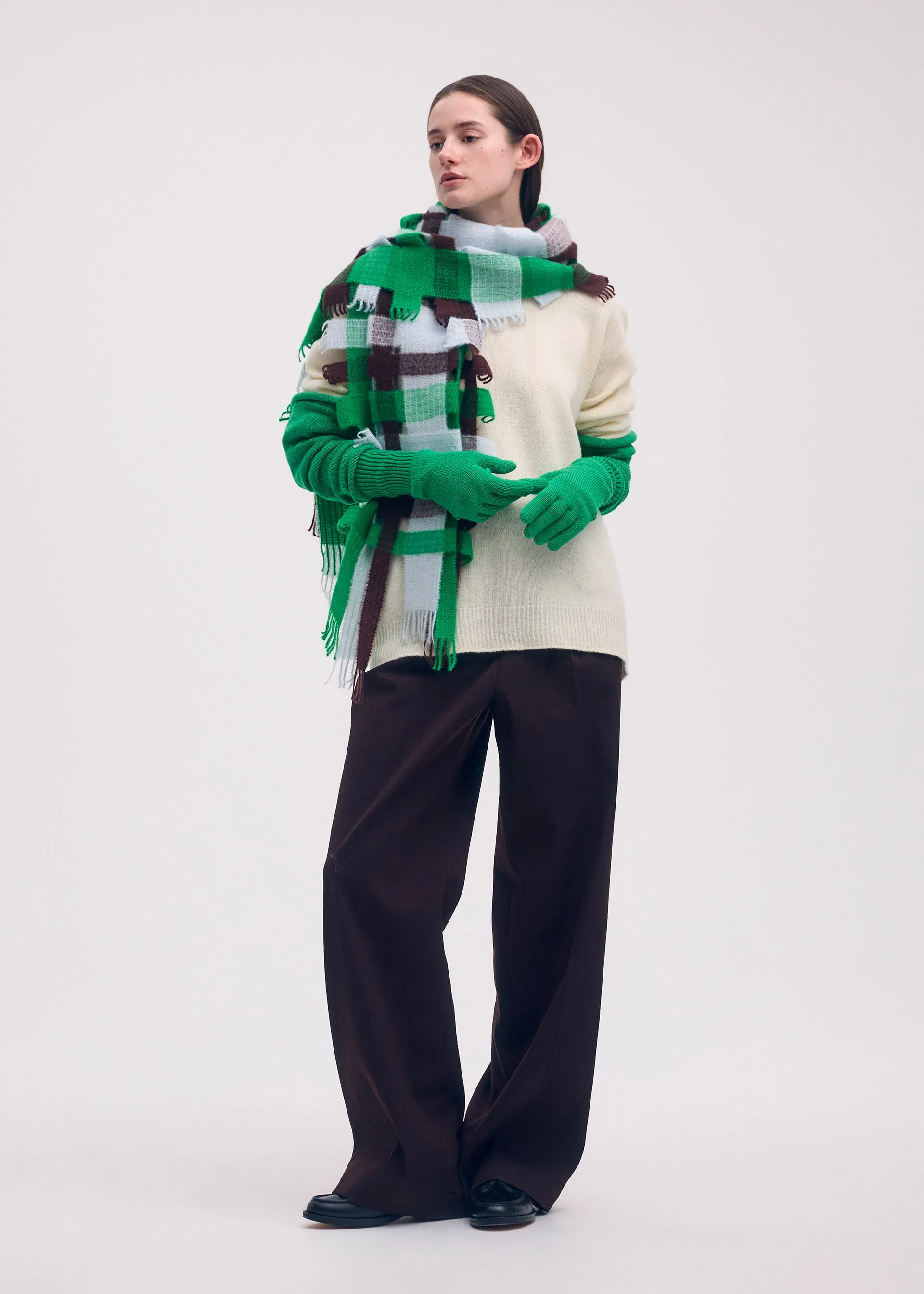 BREEZE KNIT GLOVES sold by Issey Miyake product image thumbnail 5