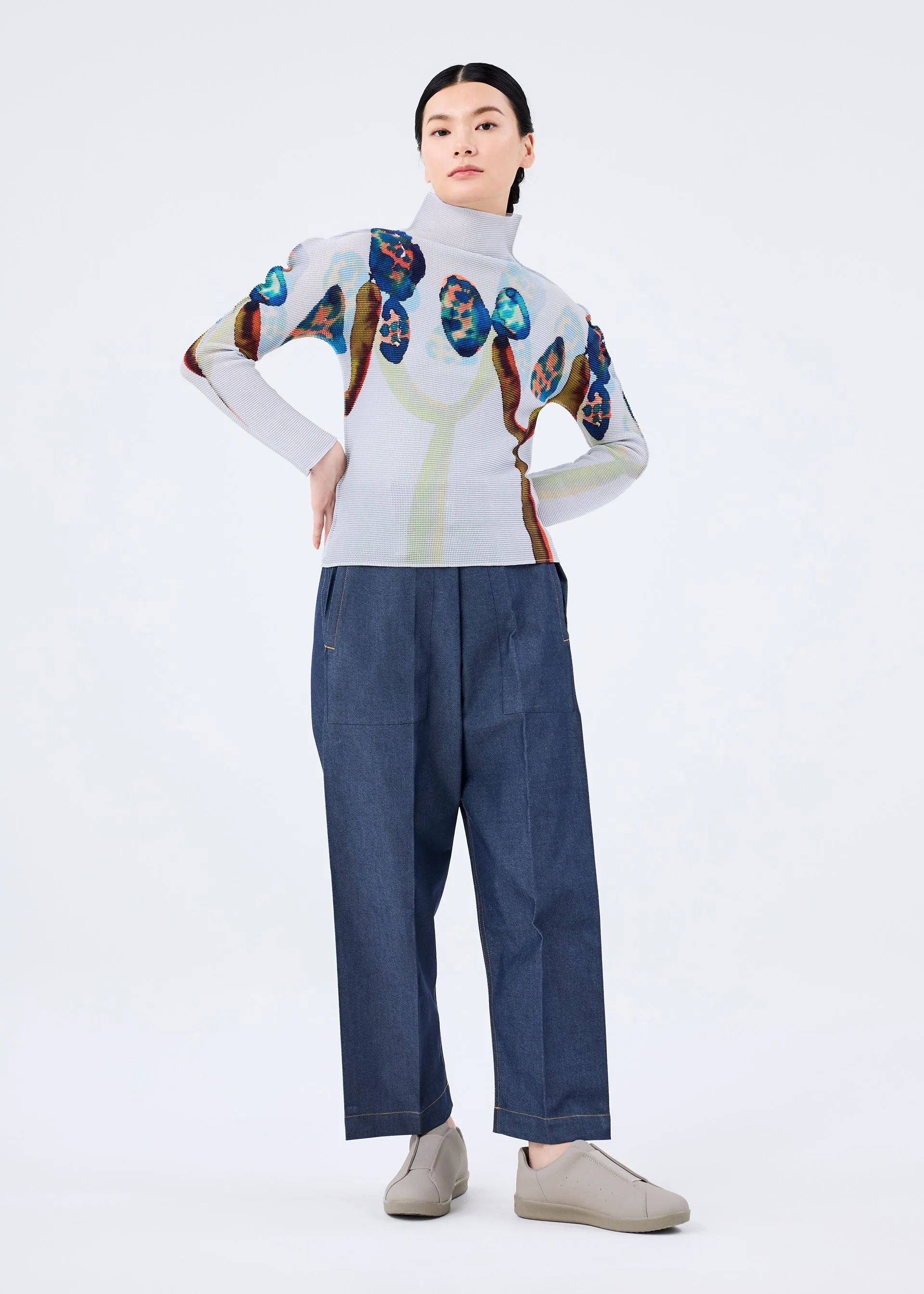 WATER FLOWER TOP sold by Issey Miyake product image thumbnail 4