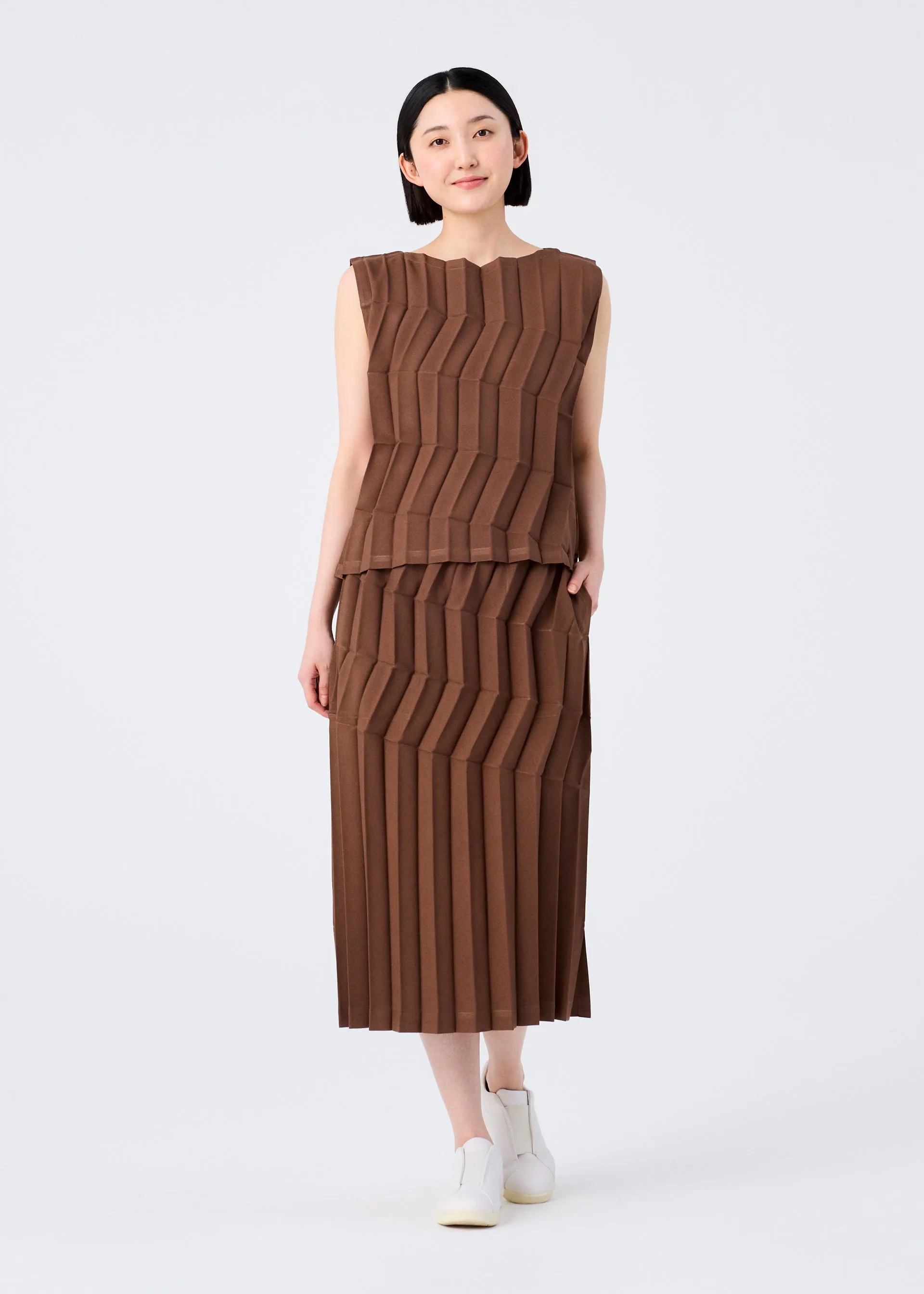 ZIG ZAG PLEATS sold by Issey Miyake product image thumbnail 5
