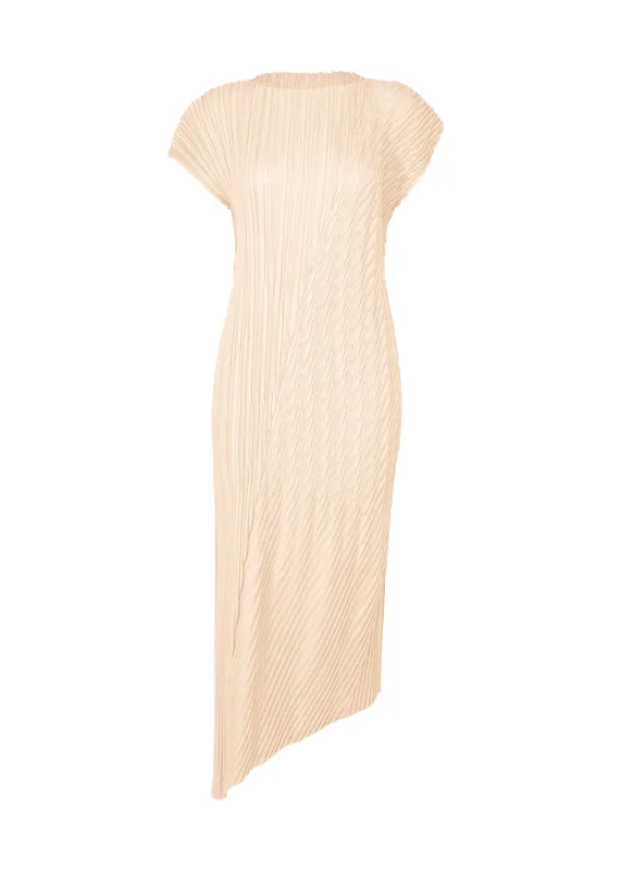 UNFURLING PLEATS made by Issey Miyake