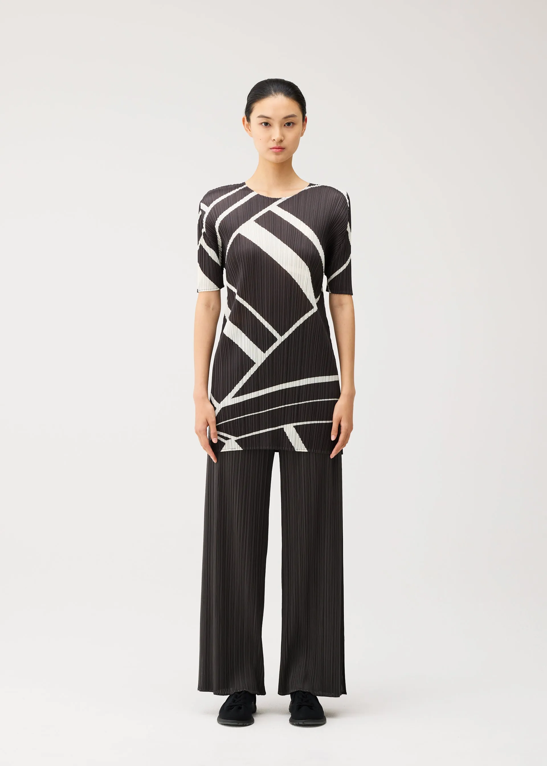 FOLD LINE sold by Issey Miyake product image thumbnail 5