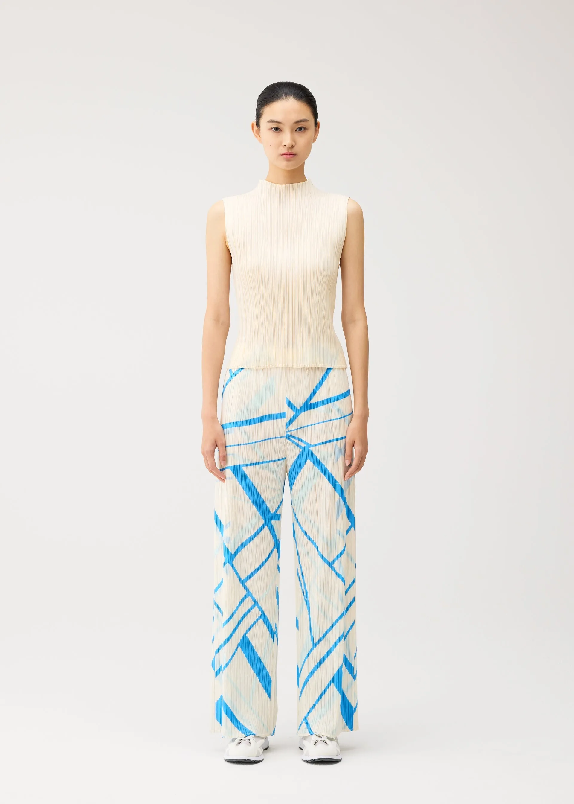 FOLD LINE sold by Issey Miyake product image thumbnail 5